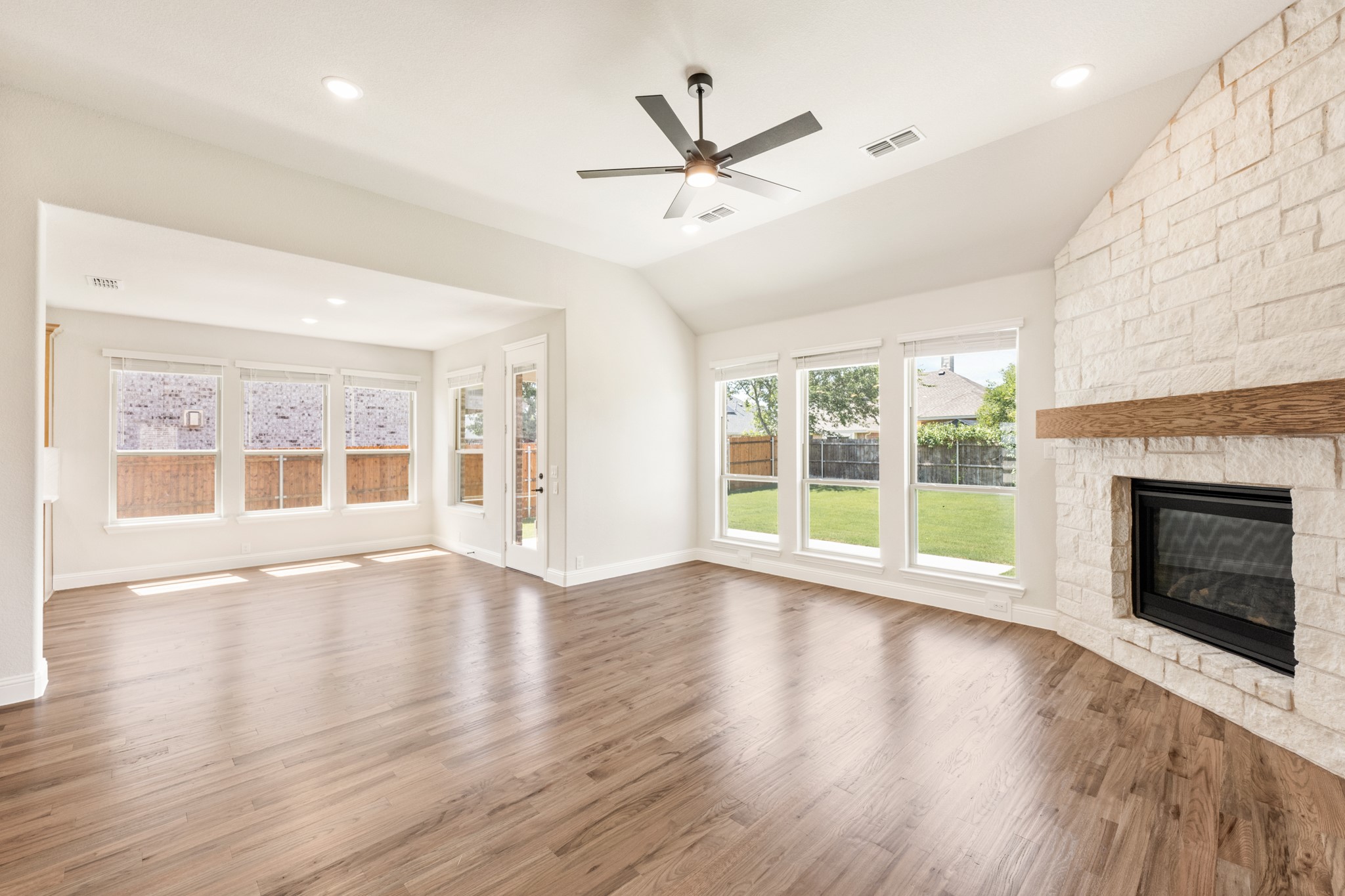 1109 Cardinal Drive Midlothian TX 76065