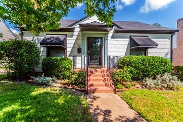 4312 Calmont Avenue Fort Worth TX 76107