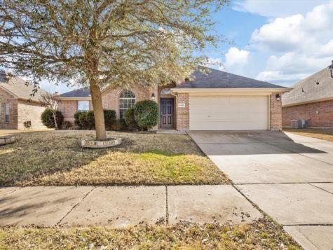1015 Fair Oaks Drive Grand Prairie TX 75052