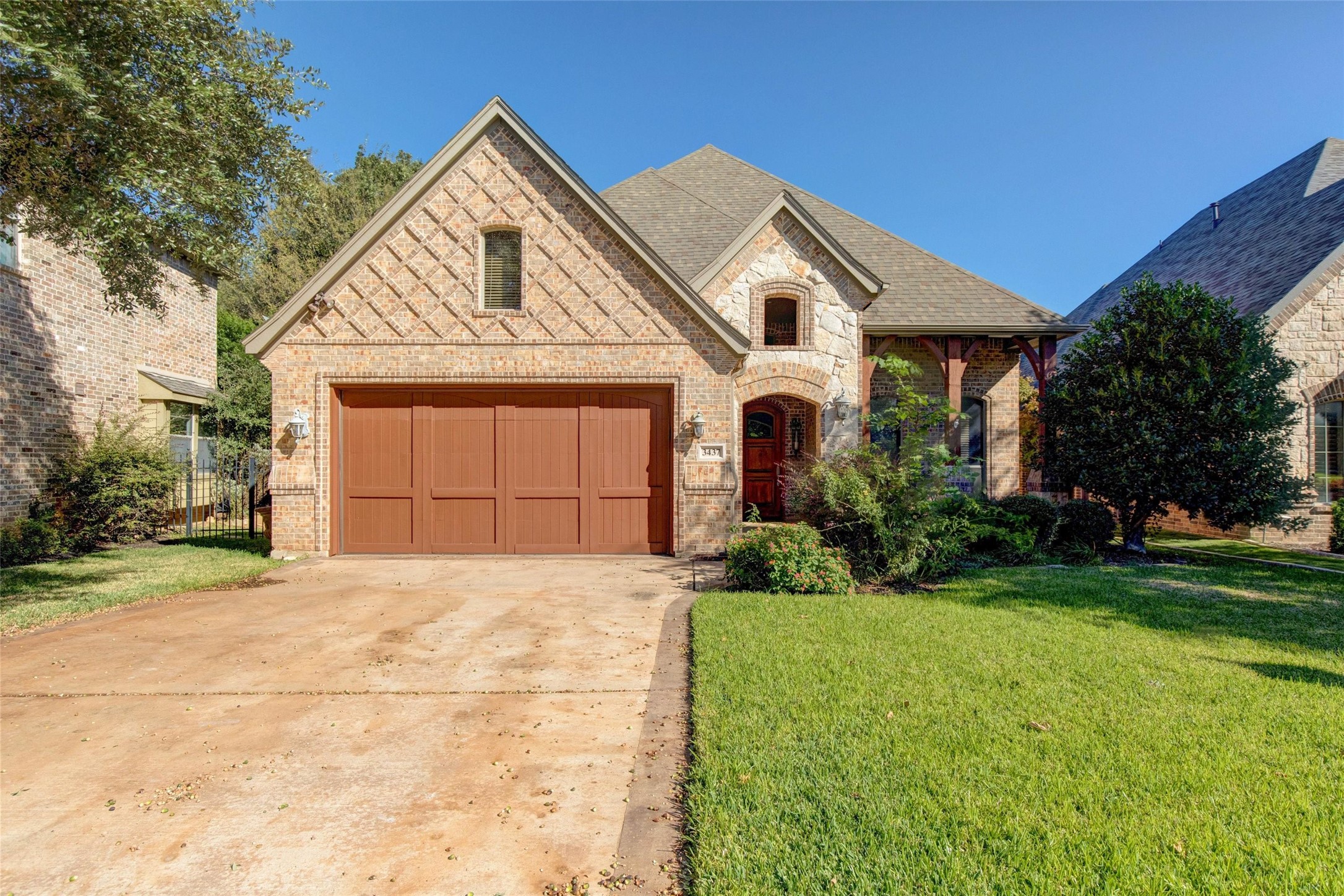 3437 N Riley Place Hurst TX 76054