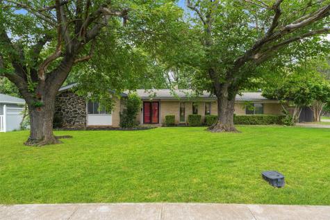 613 Misty Glen Drive DeSoto TX 75115
