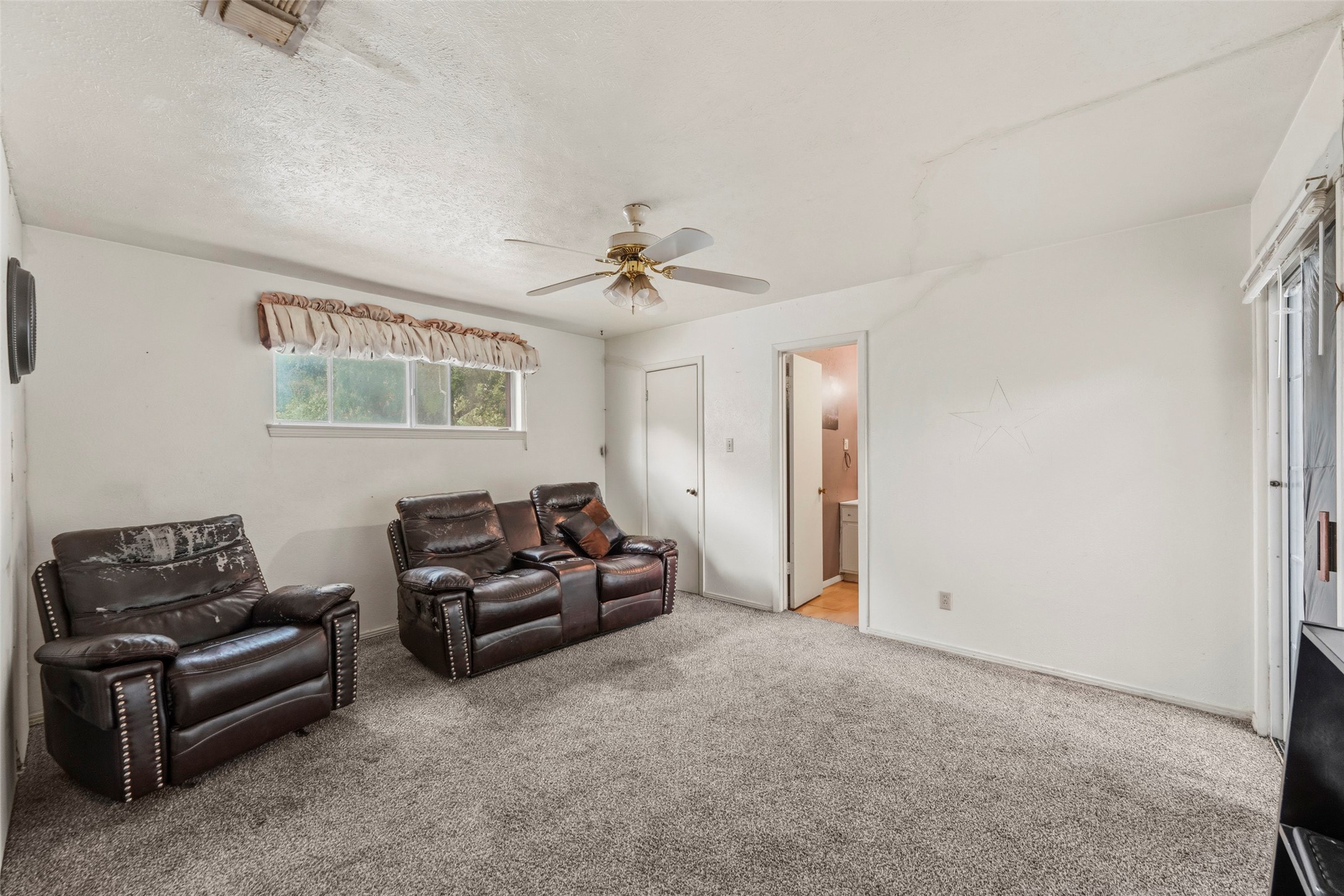 613 Misty Glen Drive Desoto TX 75115