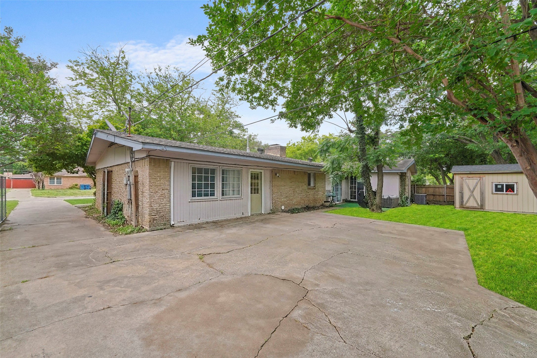 613 Misty Glen Drive Desoto TX 75115
