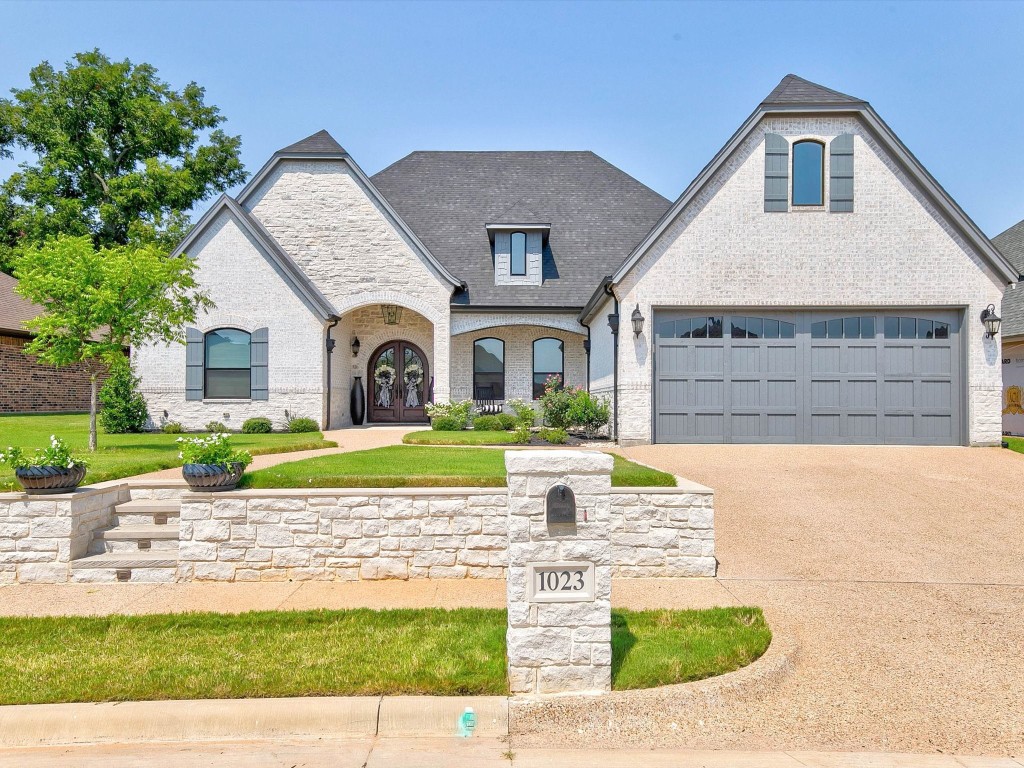 1023 Anna Circle Granbury TX 76048