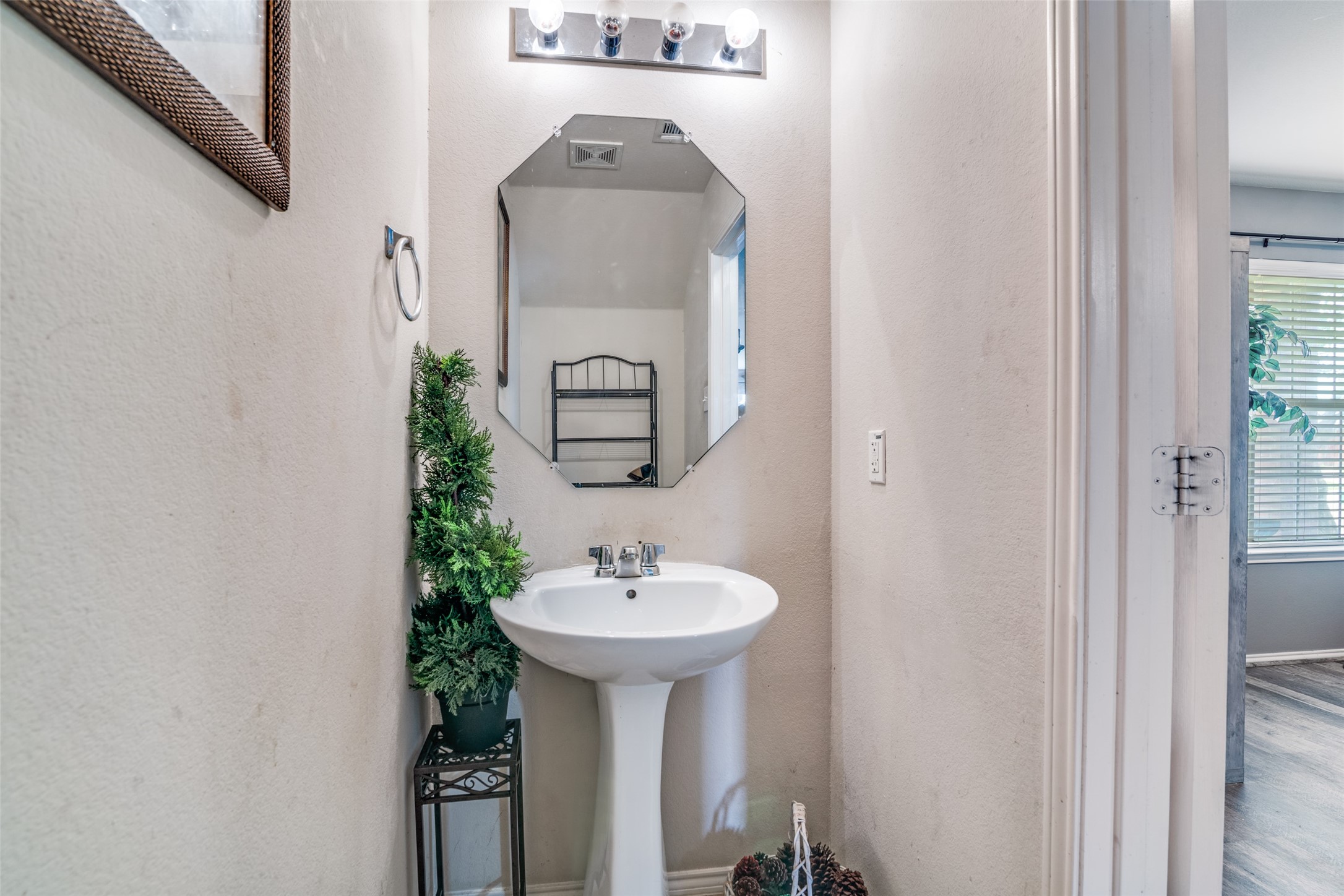 2040 Stagecoach Trail Heartland TX 75126