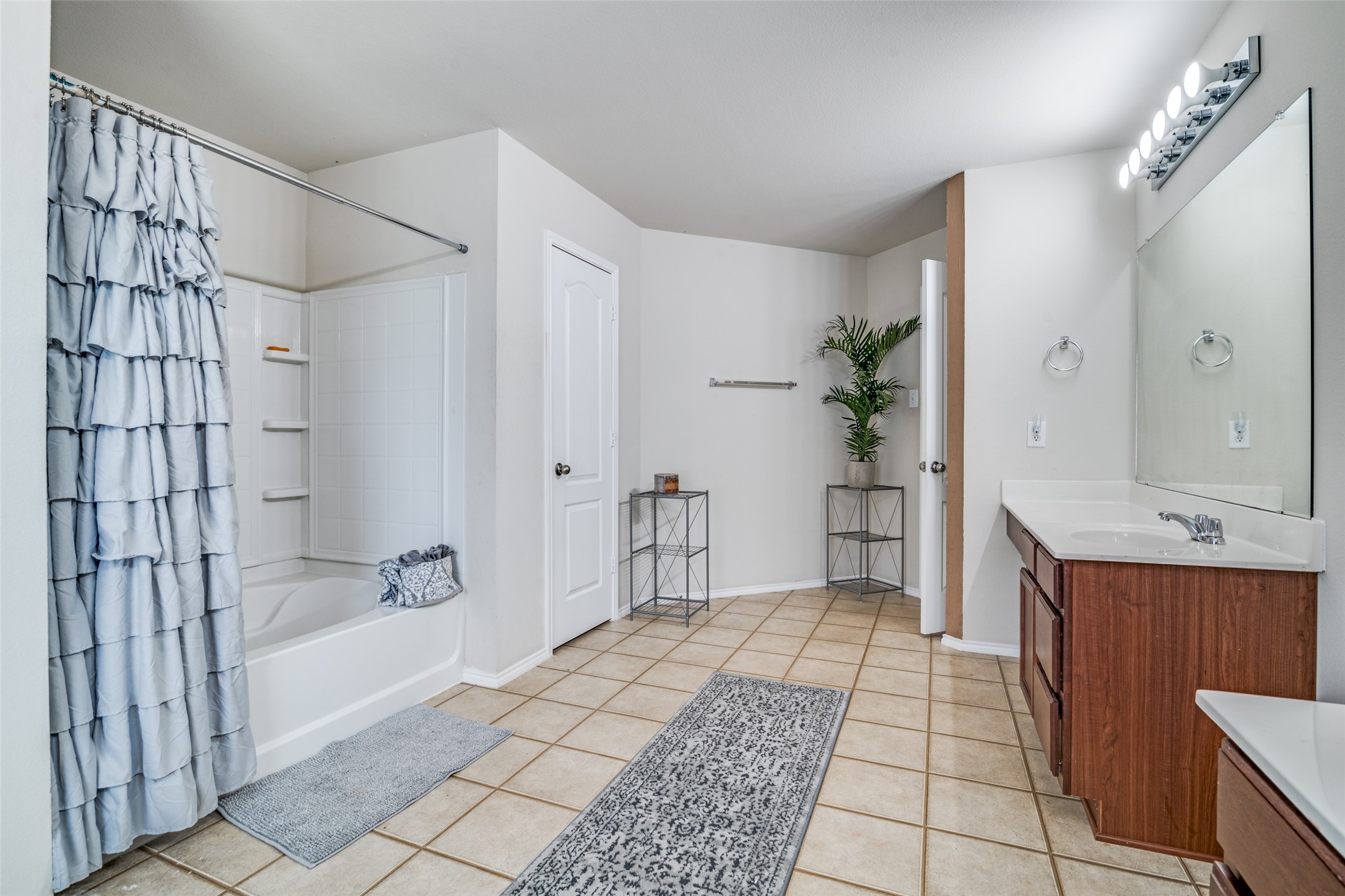 2040 Stagecoach Trail Heartland TX 75126