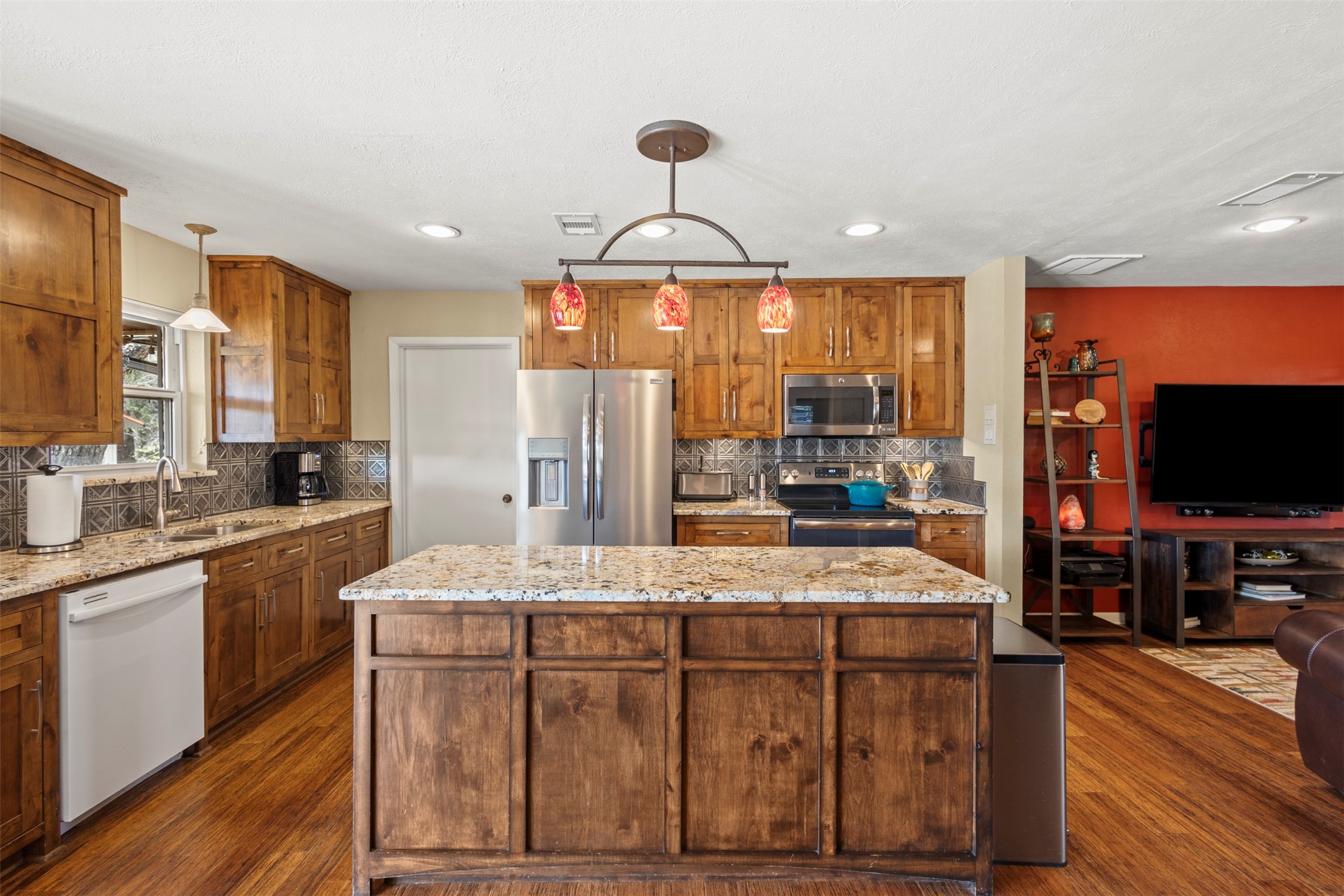 1009 W Interstate20 Grand Prairie TX 75052