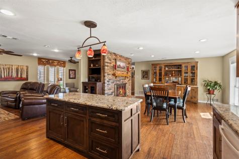 1009 W Interstate20 Grand Prairie TX 75052