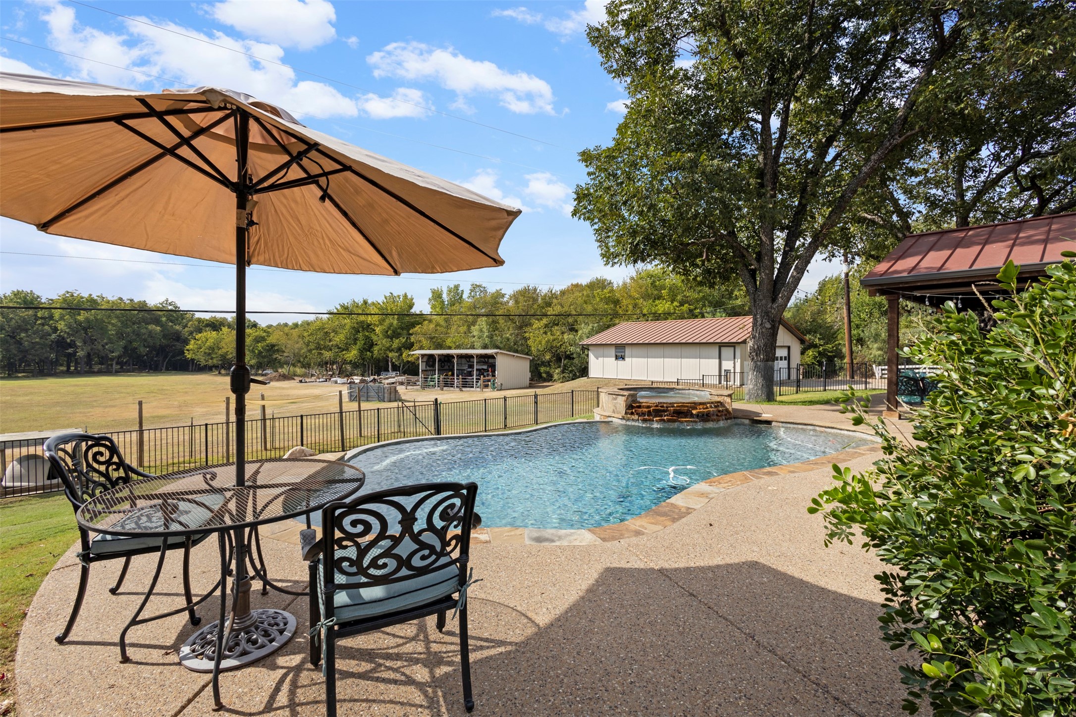1009 W Interstate20 Grand Prairie TX 75052