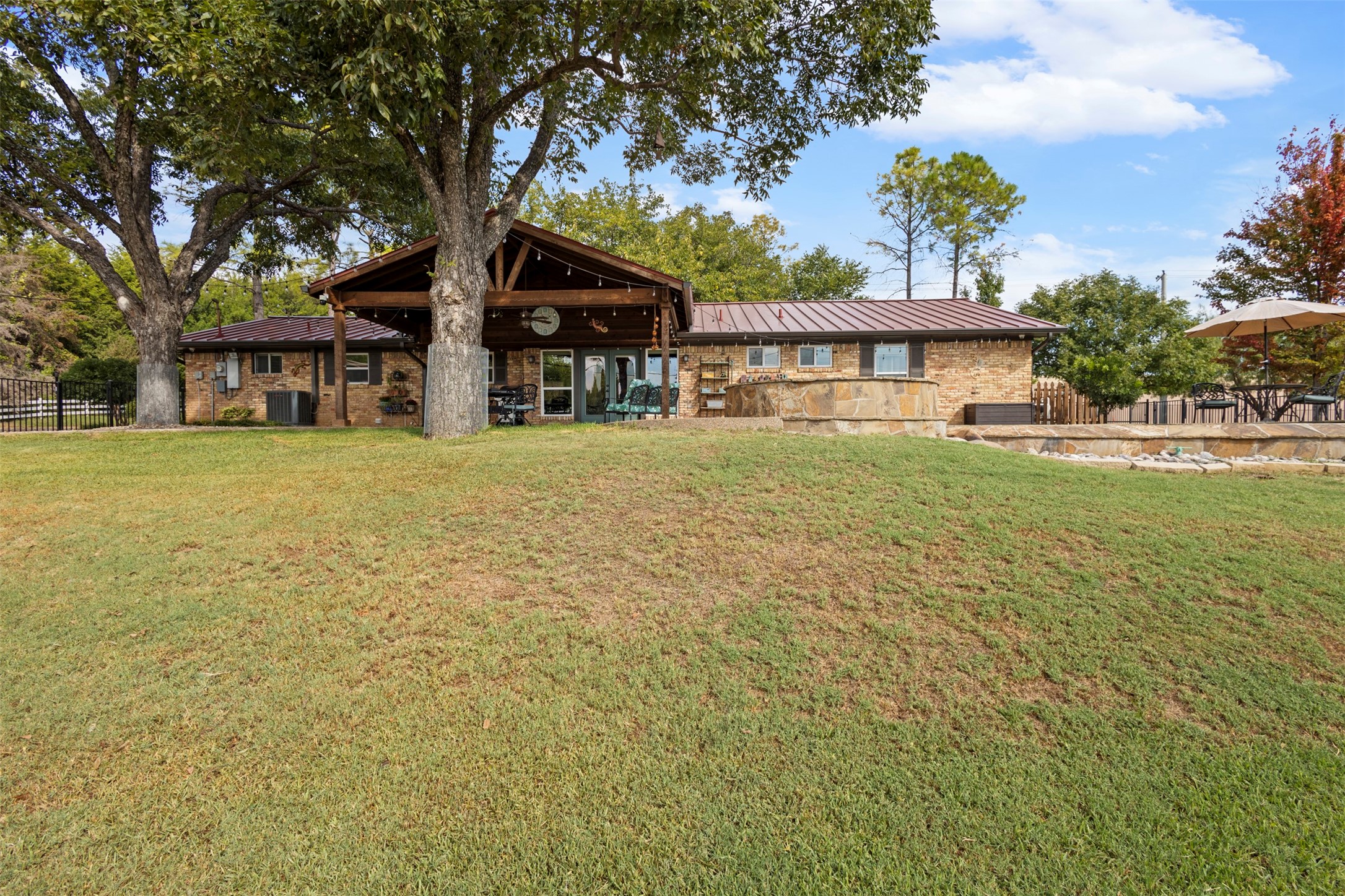 1009 W Interstate20 Grand Prairie TX 75052