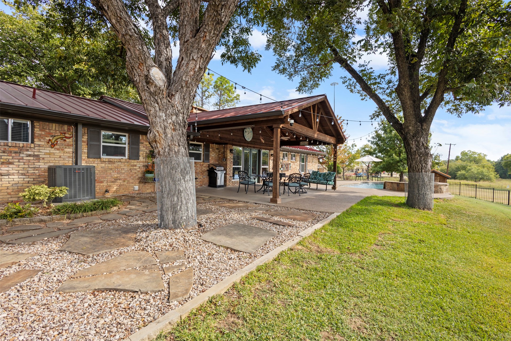 1009 W Interstate20 Grand Prairie TX 75052