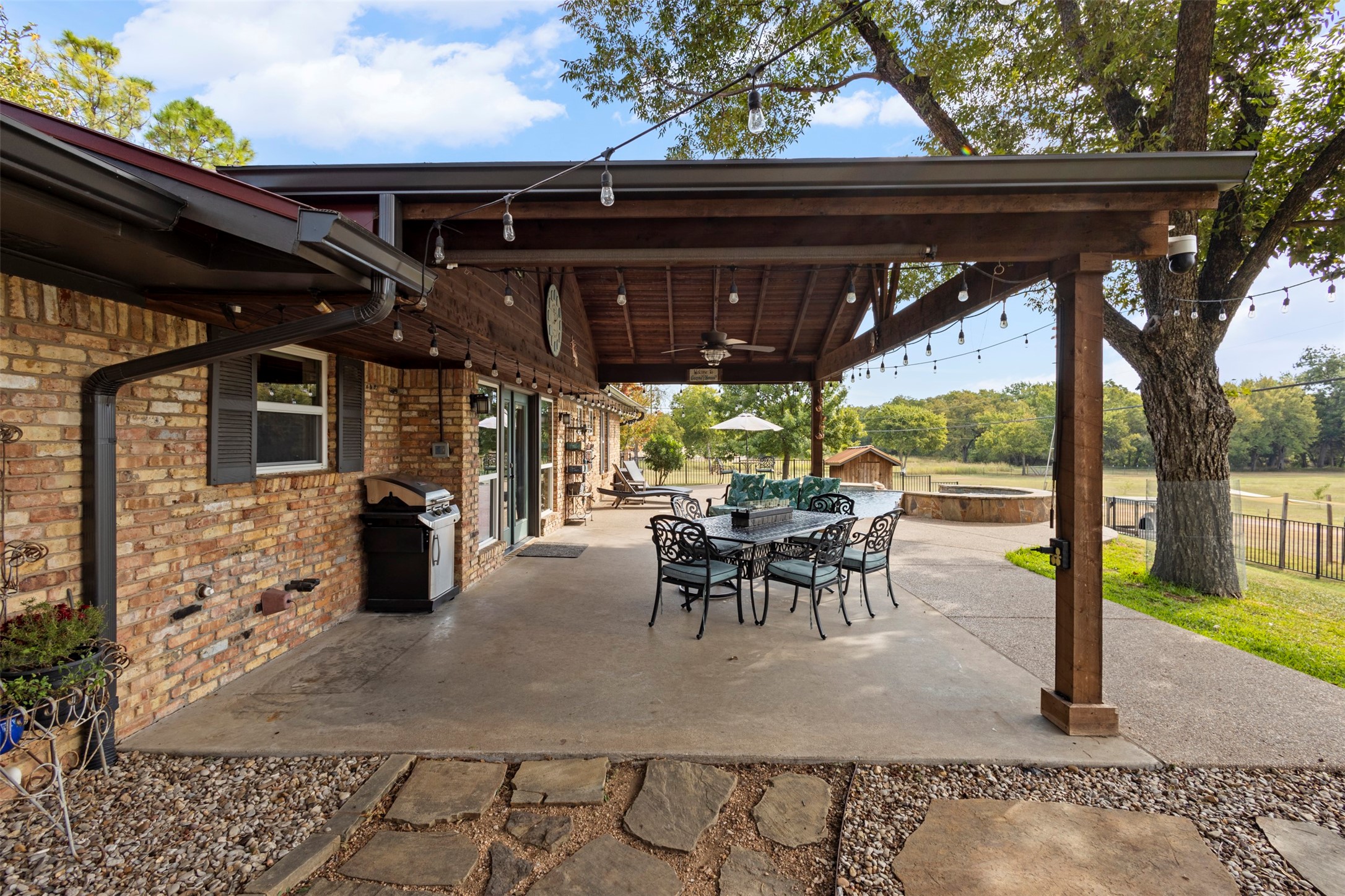 1009 W Interstate20 Grand Prairie TX 75052