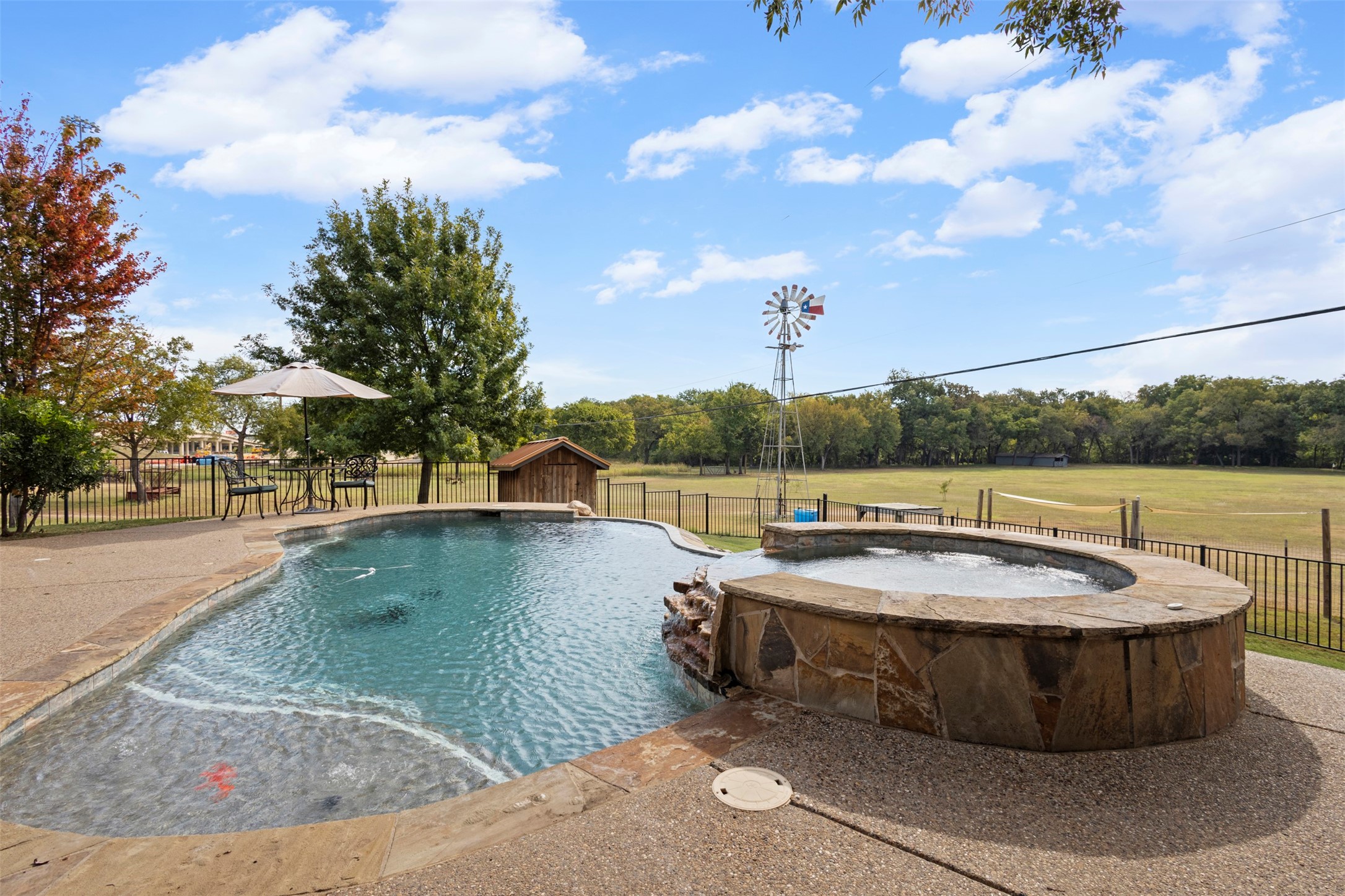 1009 W Interstate20 Grand Prairie TX 75052