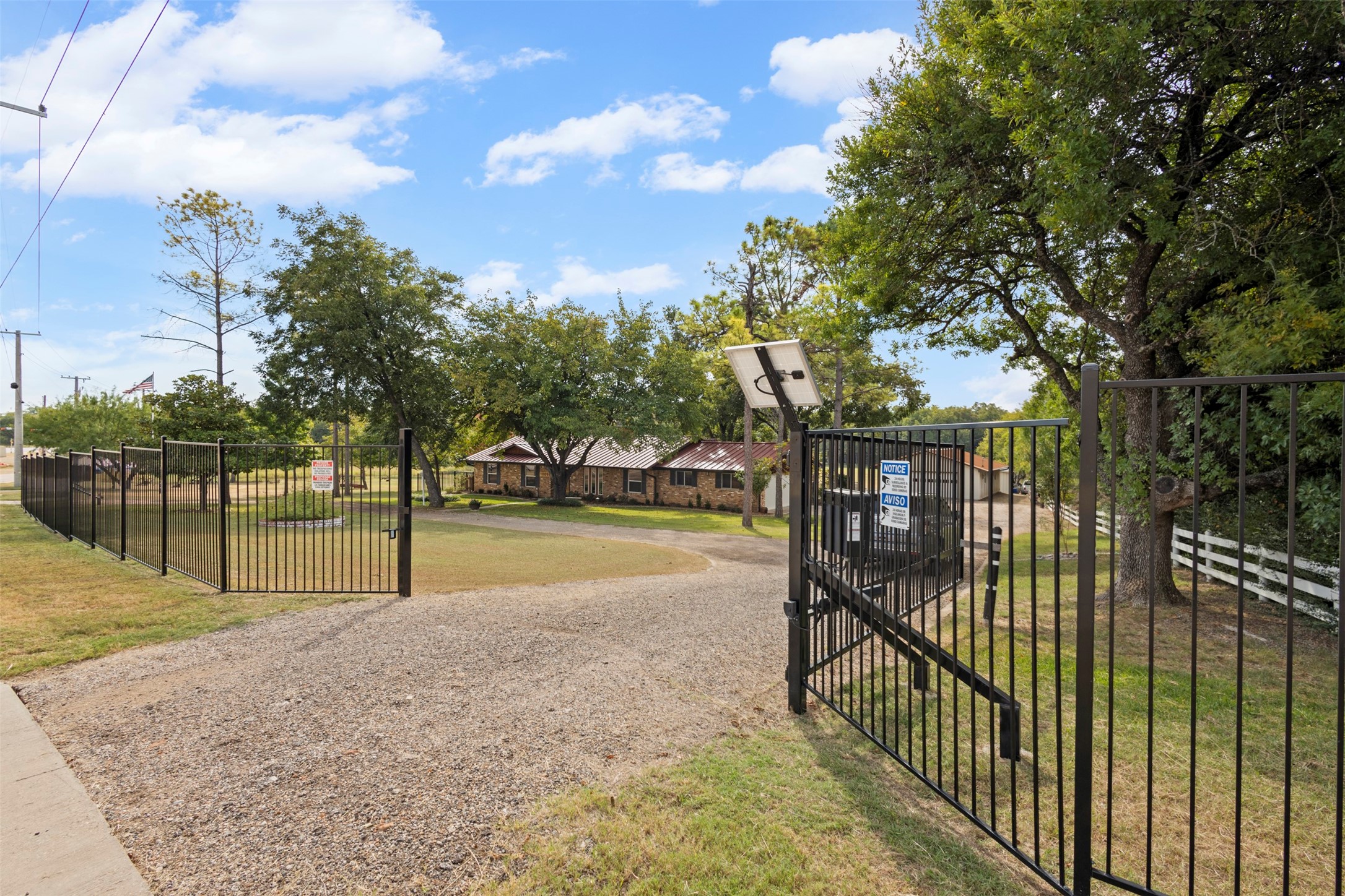 1009 W Interstate20 Grand Prairie TX 75052
