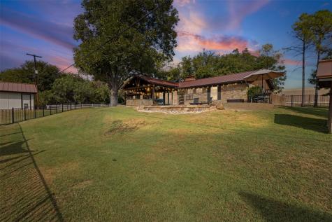 1009 W Interstate20 Grand Prairie TX 75052