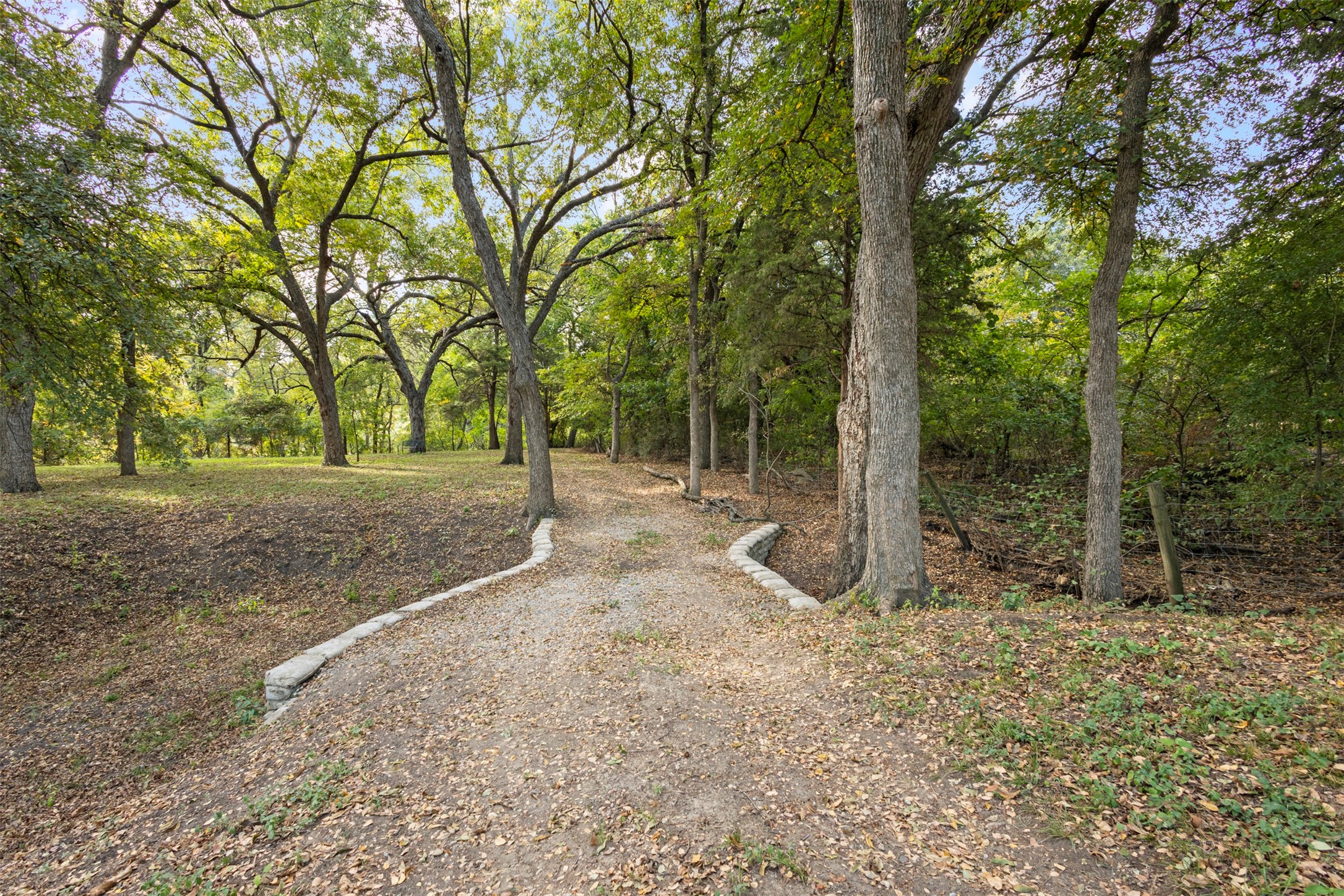 1009 W Interstate20 Grand Prairie TX 75052