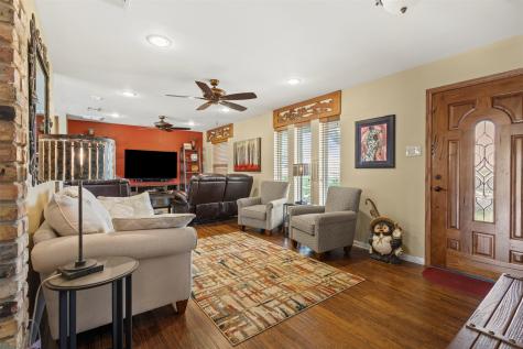 1009 W Interstate20 Grand Prairie TX 75052