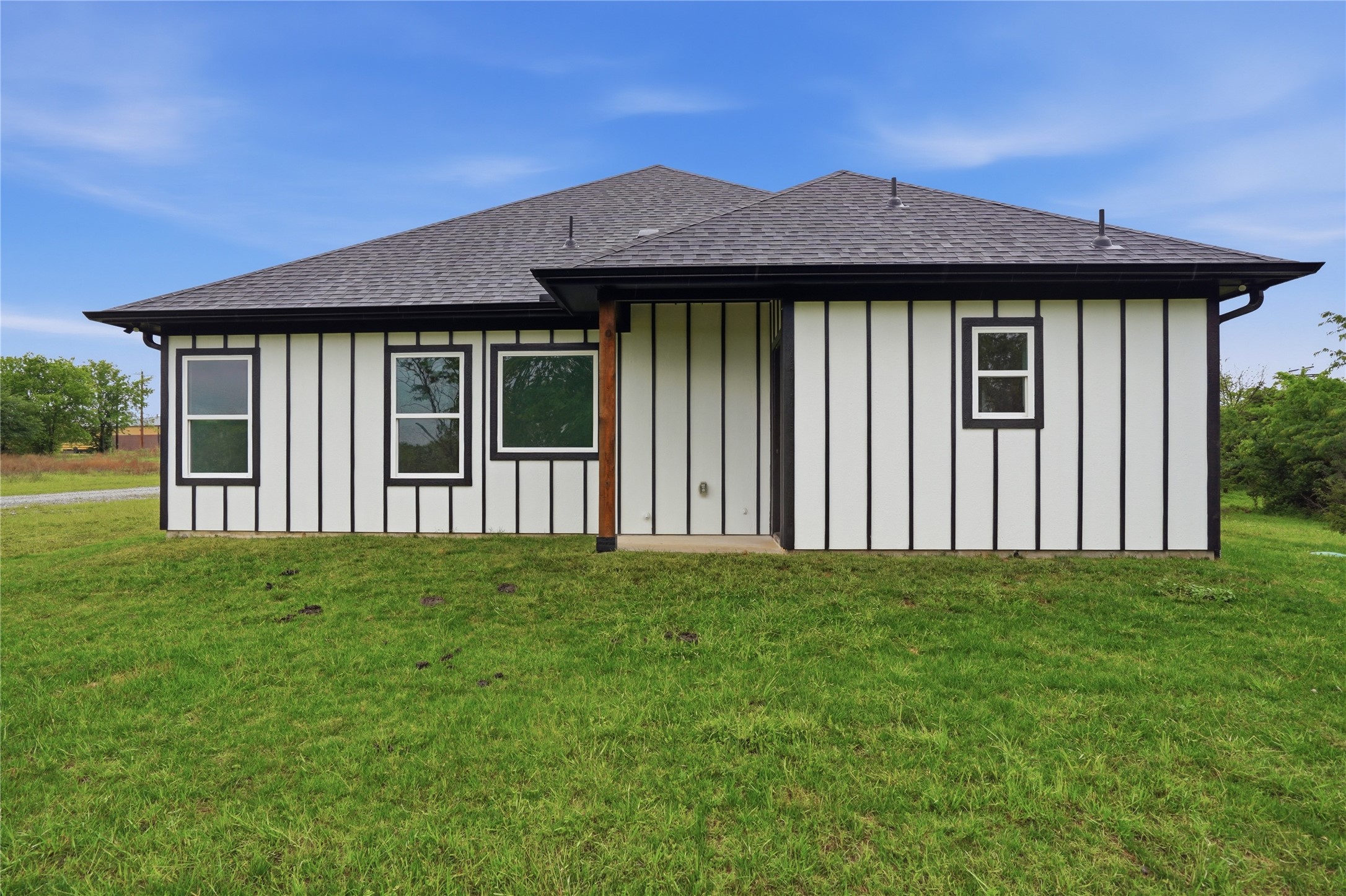420 E Ball Street Tom Bean TX 75491