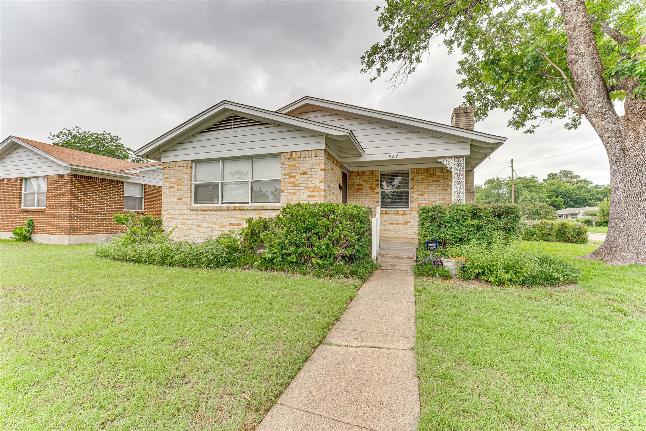 307 E Rio Grande Street Garland TX 75041