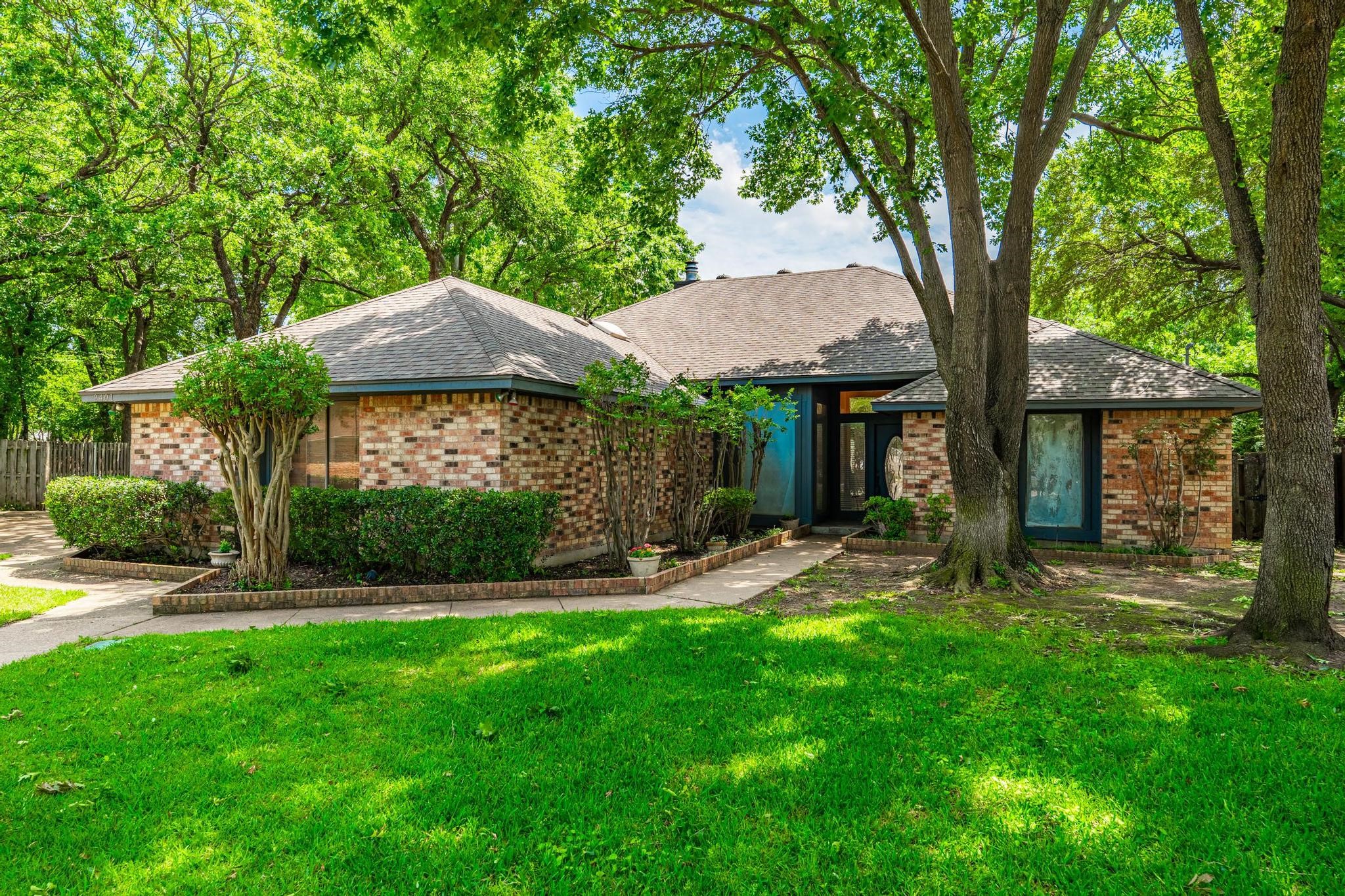 2401 Oak Shadow Court Arlington TX 76017
