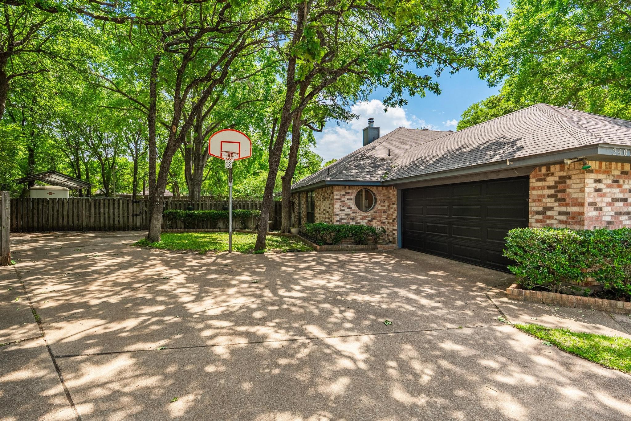 2401 Oak Shadow Court Arlington TX 76017
