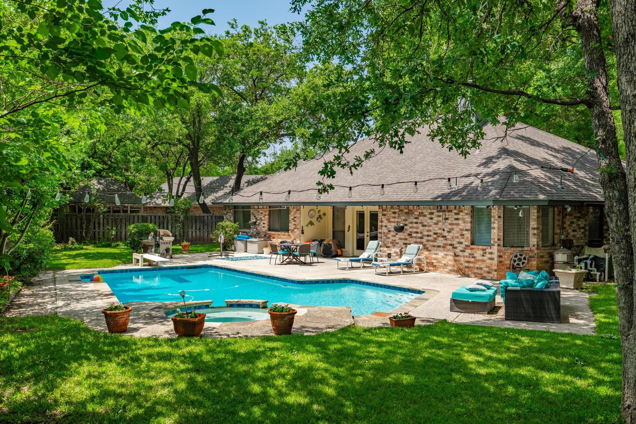 2401 Oak Shadow Court Arlington TX 76017