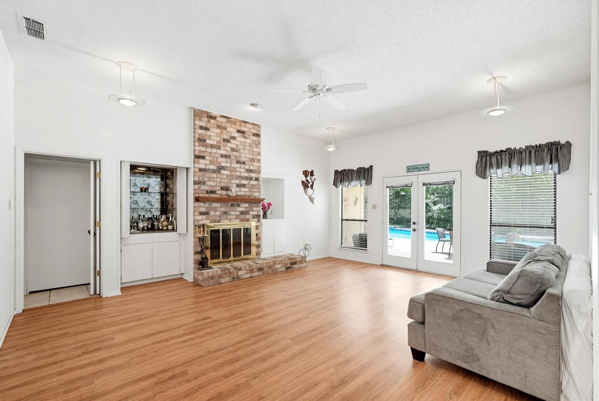 2401 Oak Shadow Court Arlington TX 76017