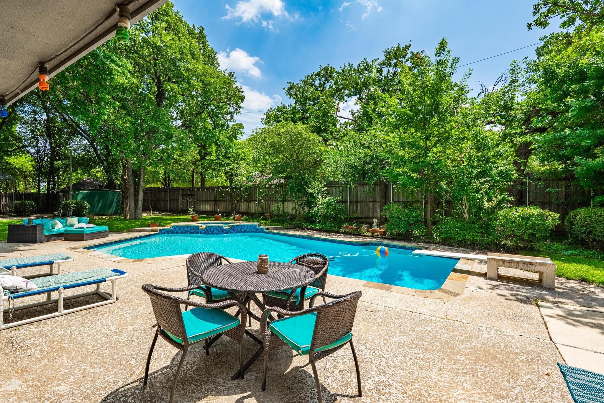 2401 Oak Shadow Court Arlington TX 76017