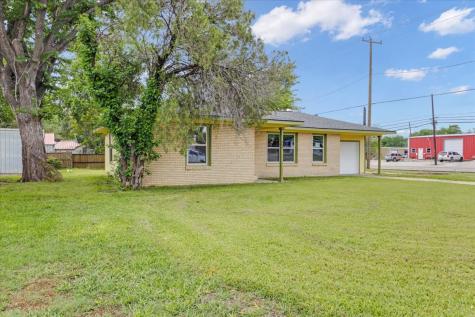 200 Victory Street Bonham TX 75418