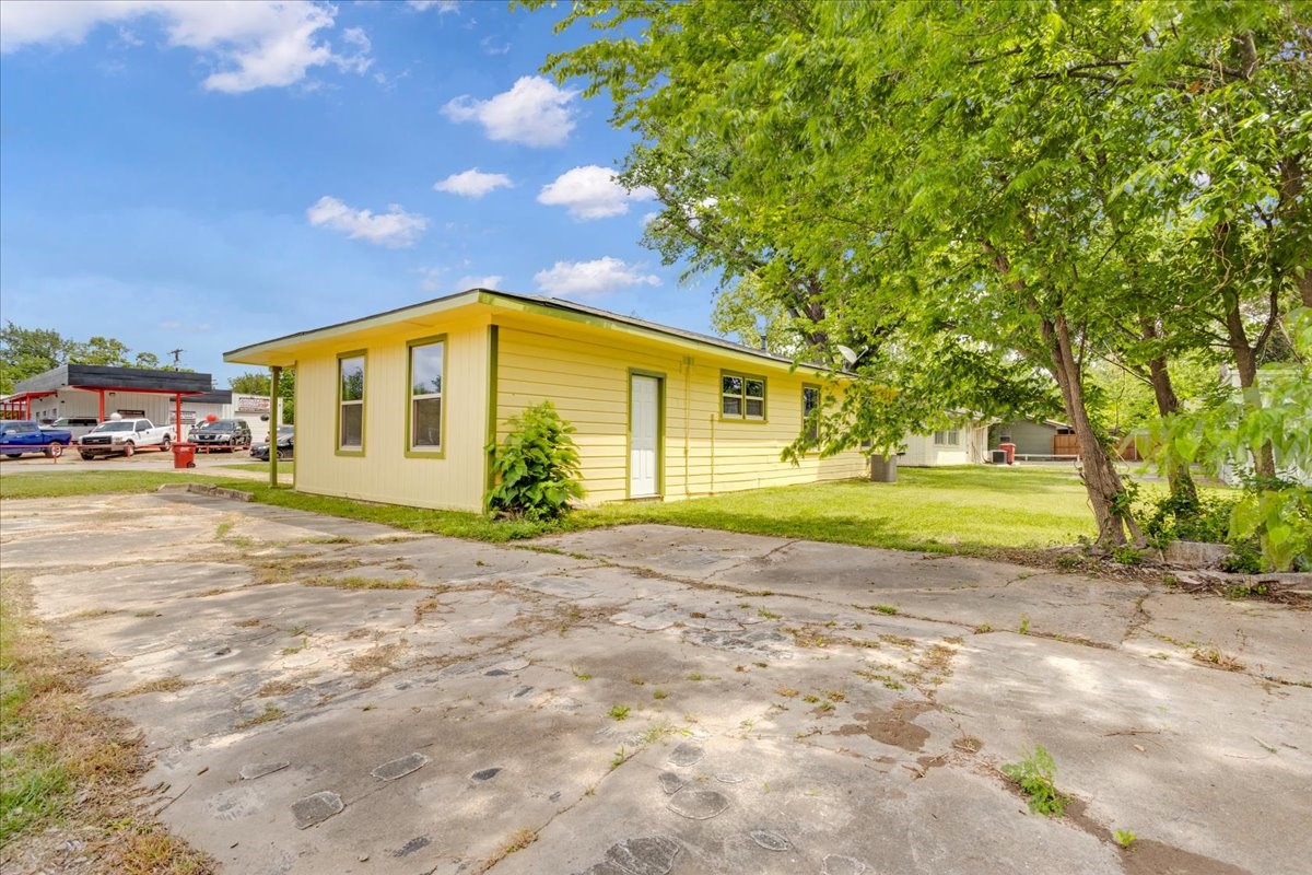 200 Victory Street Bonham TX 75418