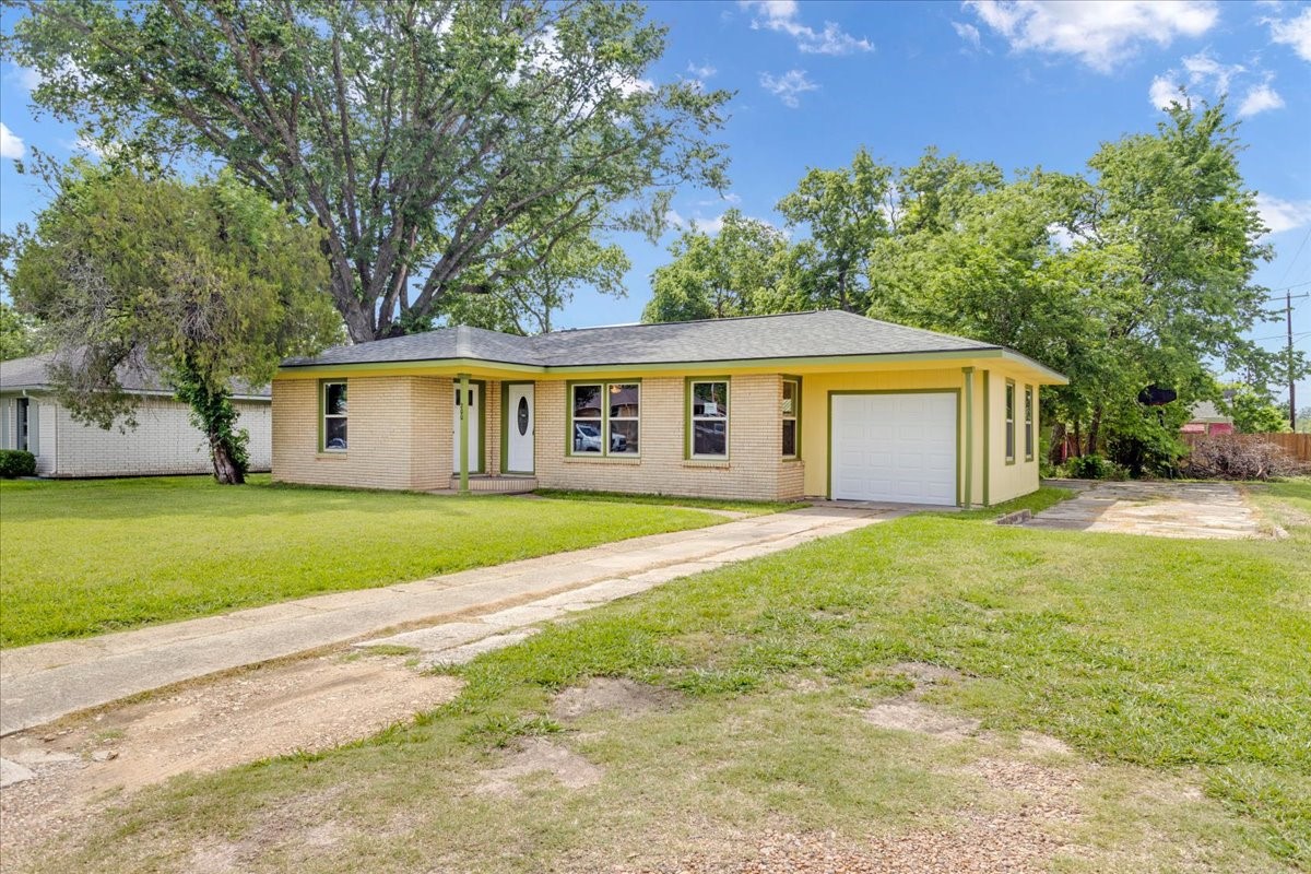 200 Victory Street Bonham TX 75418