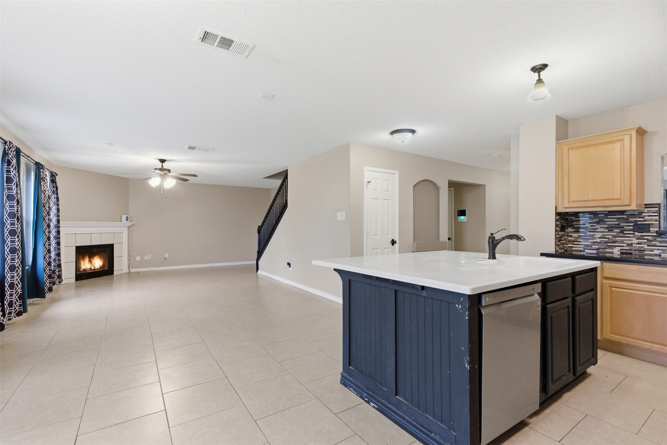 829 Elbe Drive Arlington TX 76001