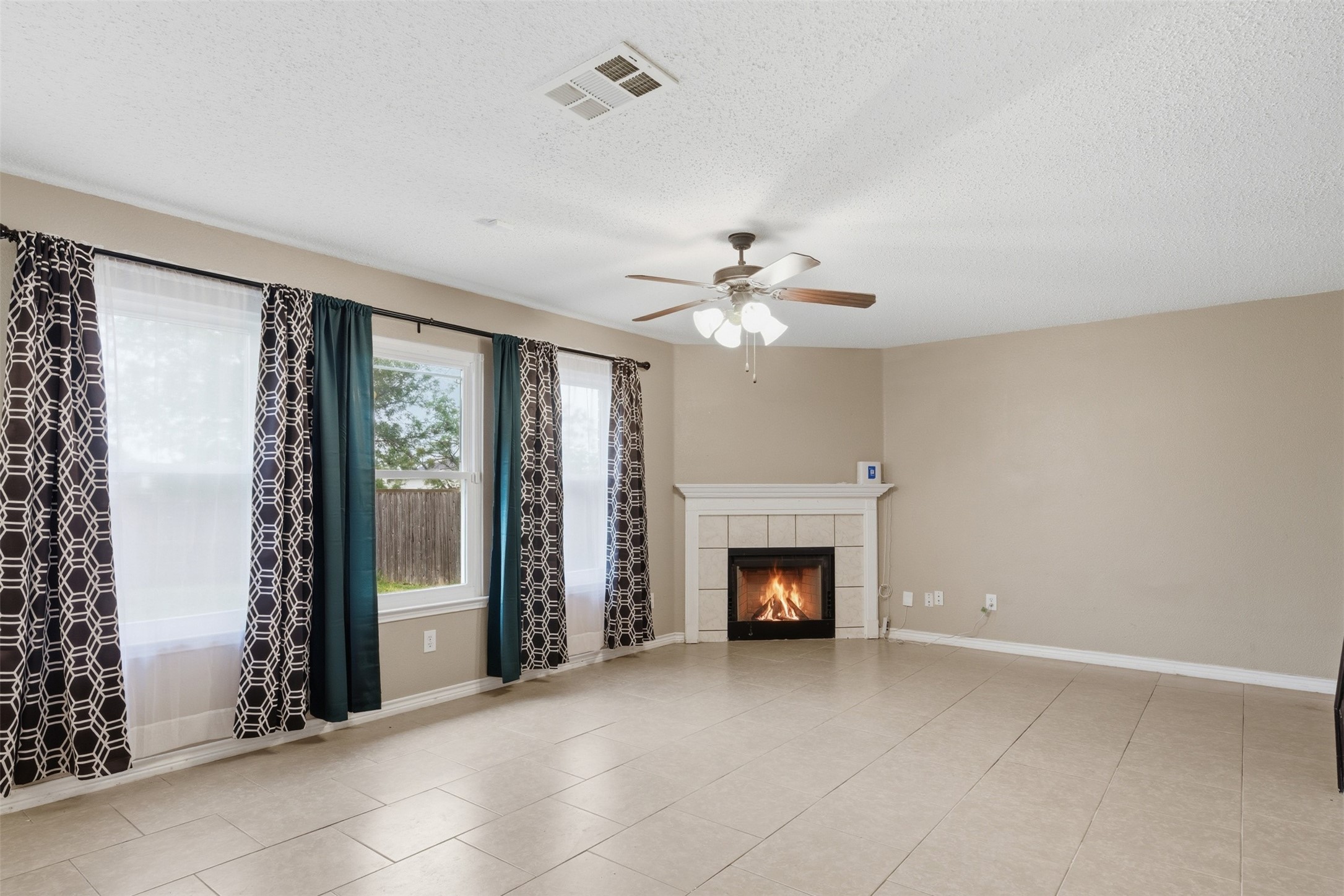 829 Elbe Drive Arlington TX 76001