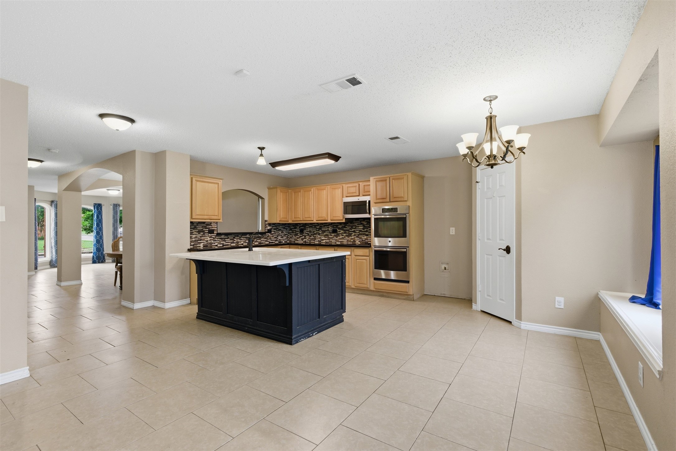 829 Elbe Drive Arlington TX 76001