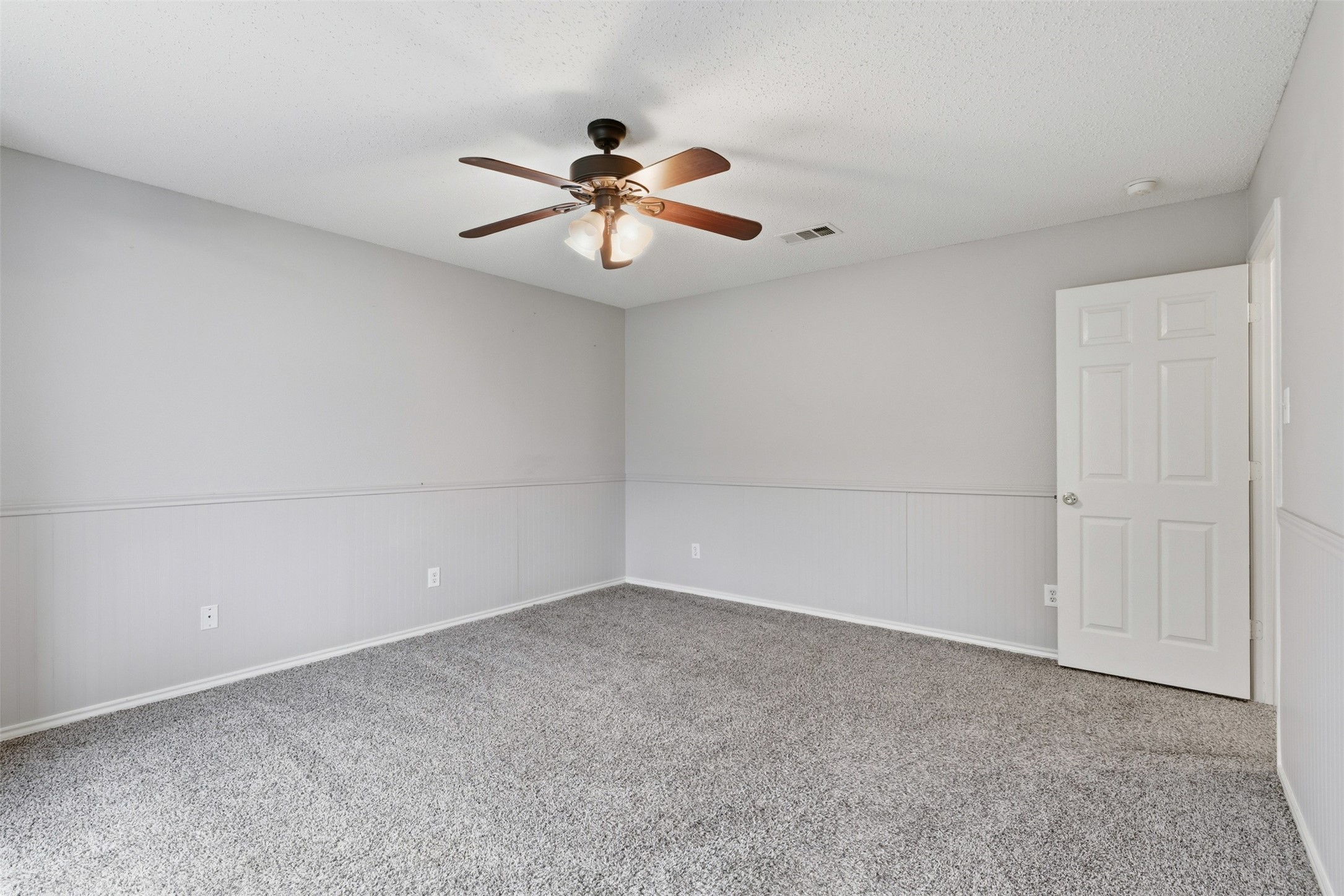 829 Elbe Drive Arlington TX 76001
