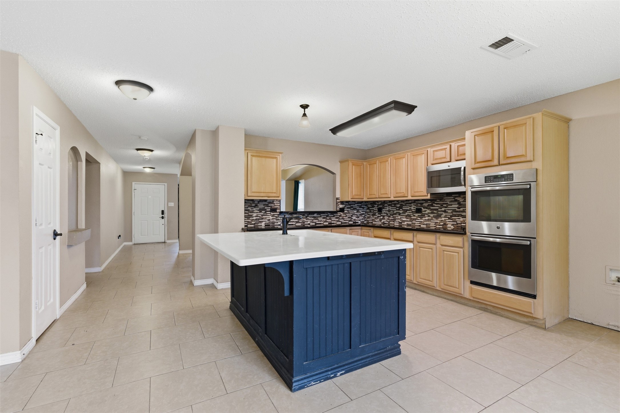 829 Elbe Drive Arlington TX 76001