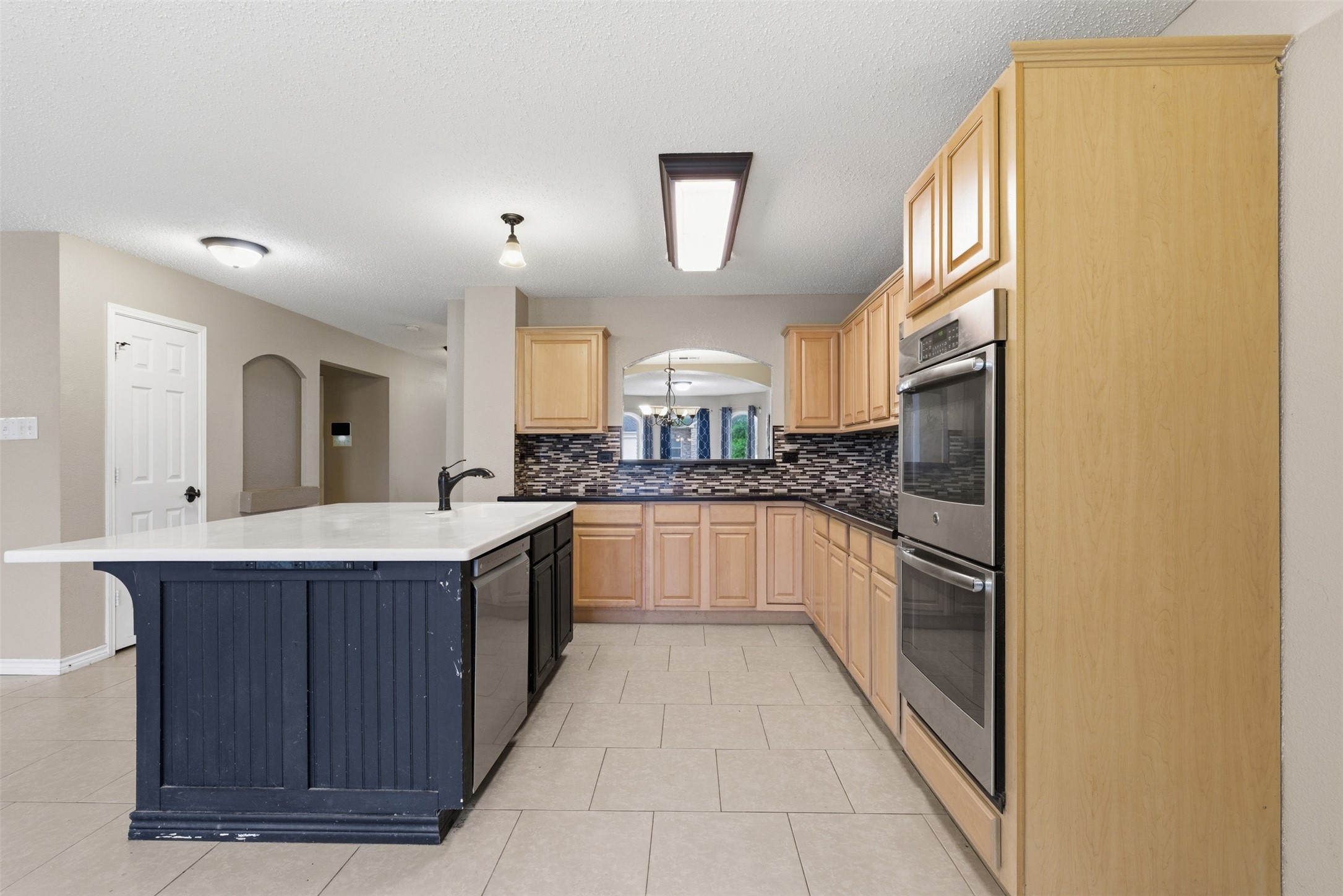 829 Elbe Drive Arlington TX 76001