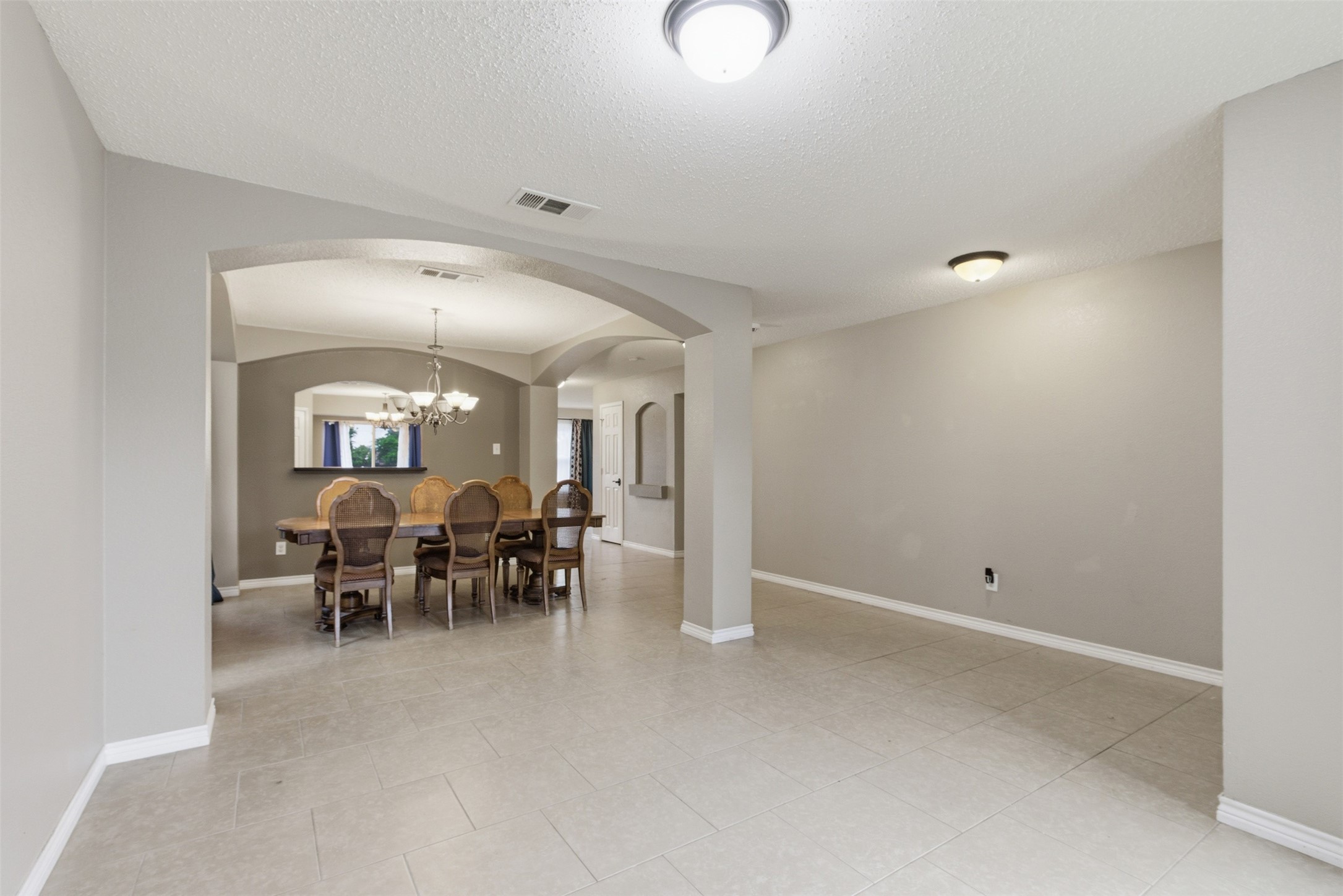 829 Elbe Drive Arlington TX 76001