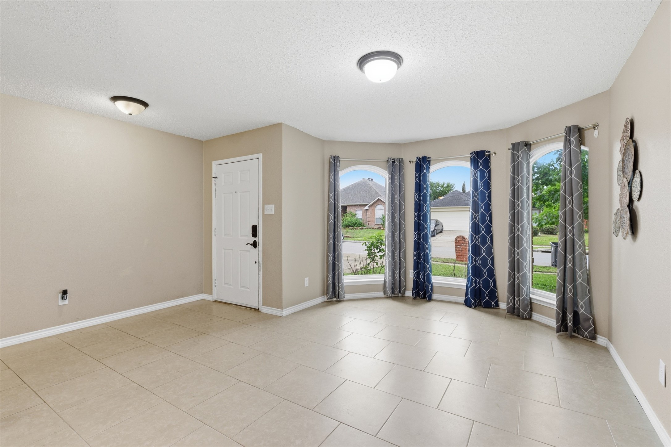 829 Elbe Drive Arlington TX 76001