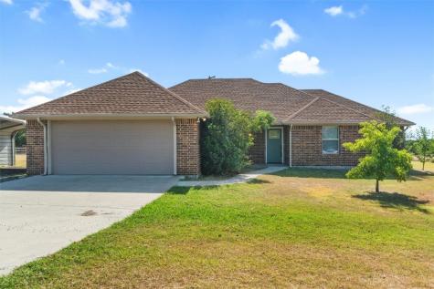 109 Deer Creek Drive Alvord TX 76225
