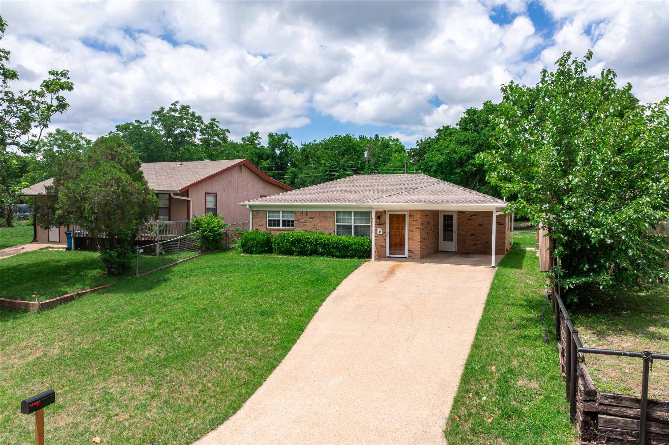 815 W Hull Street Denison TX 75020