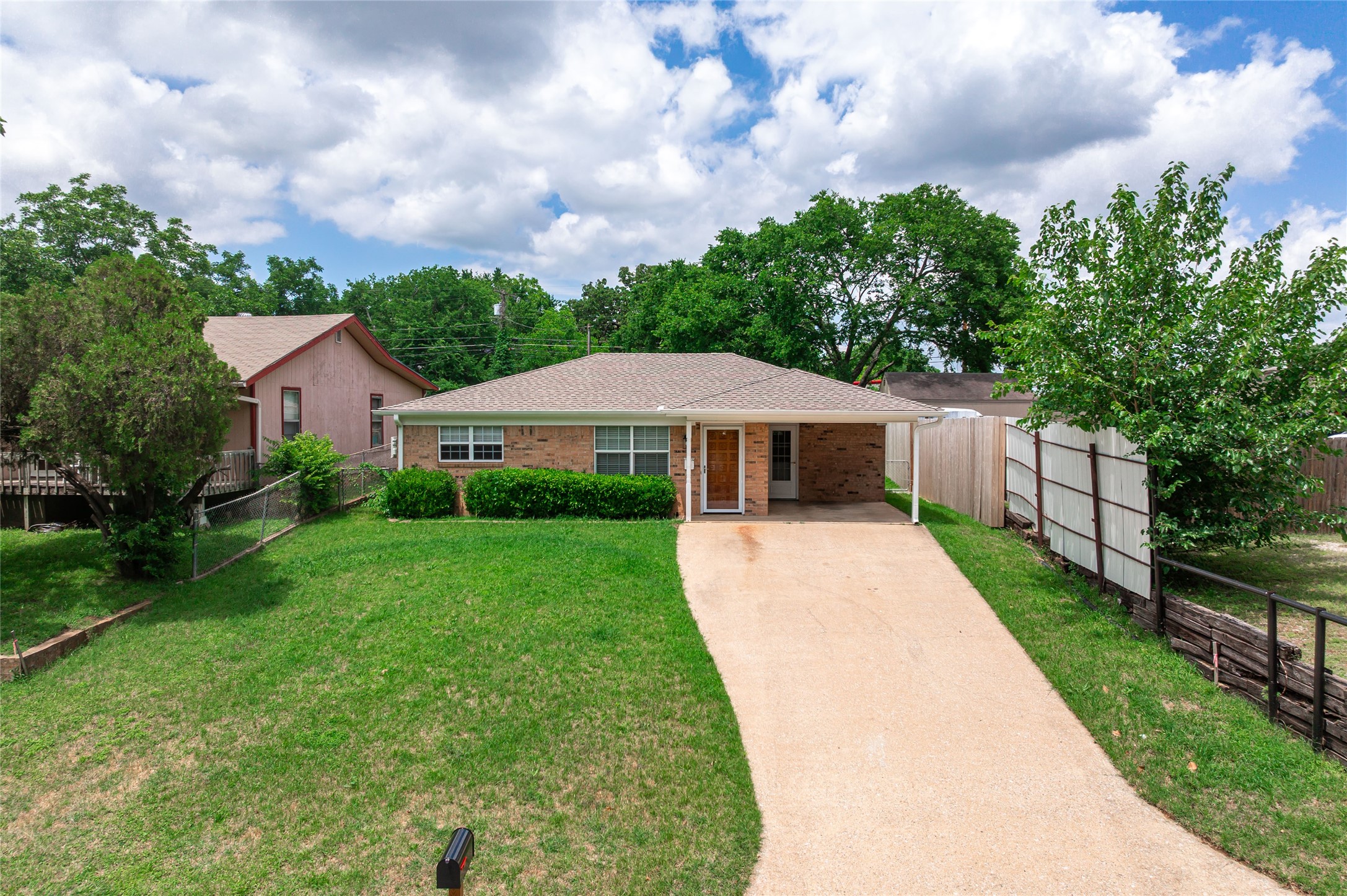 815 W Hull Street Denison TX 75020
