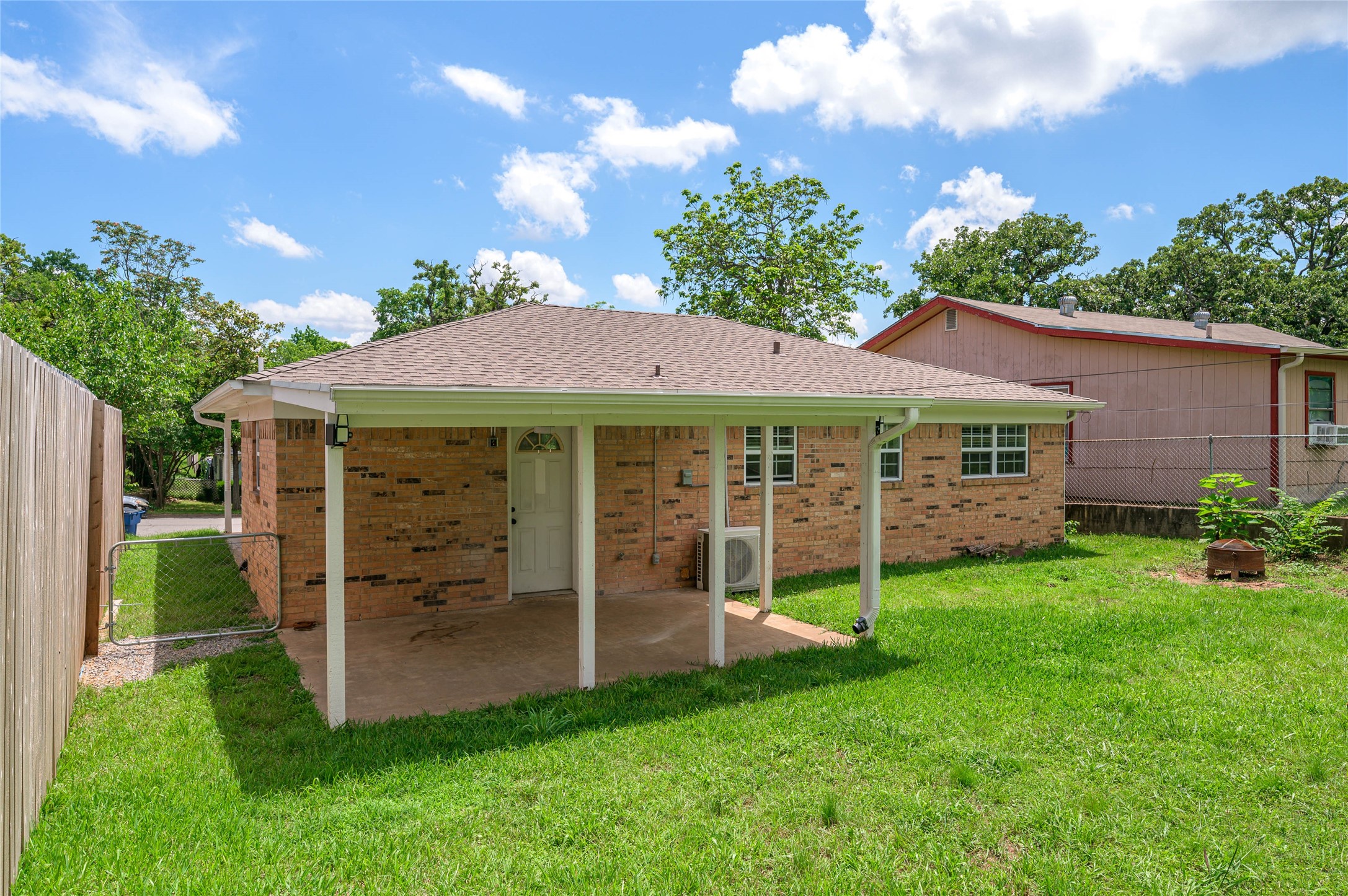 815 W Hull Street Denison TX 75020