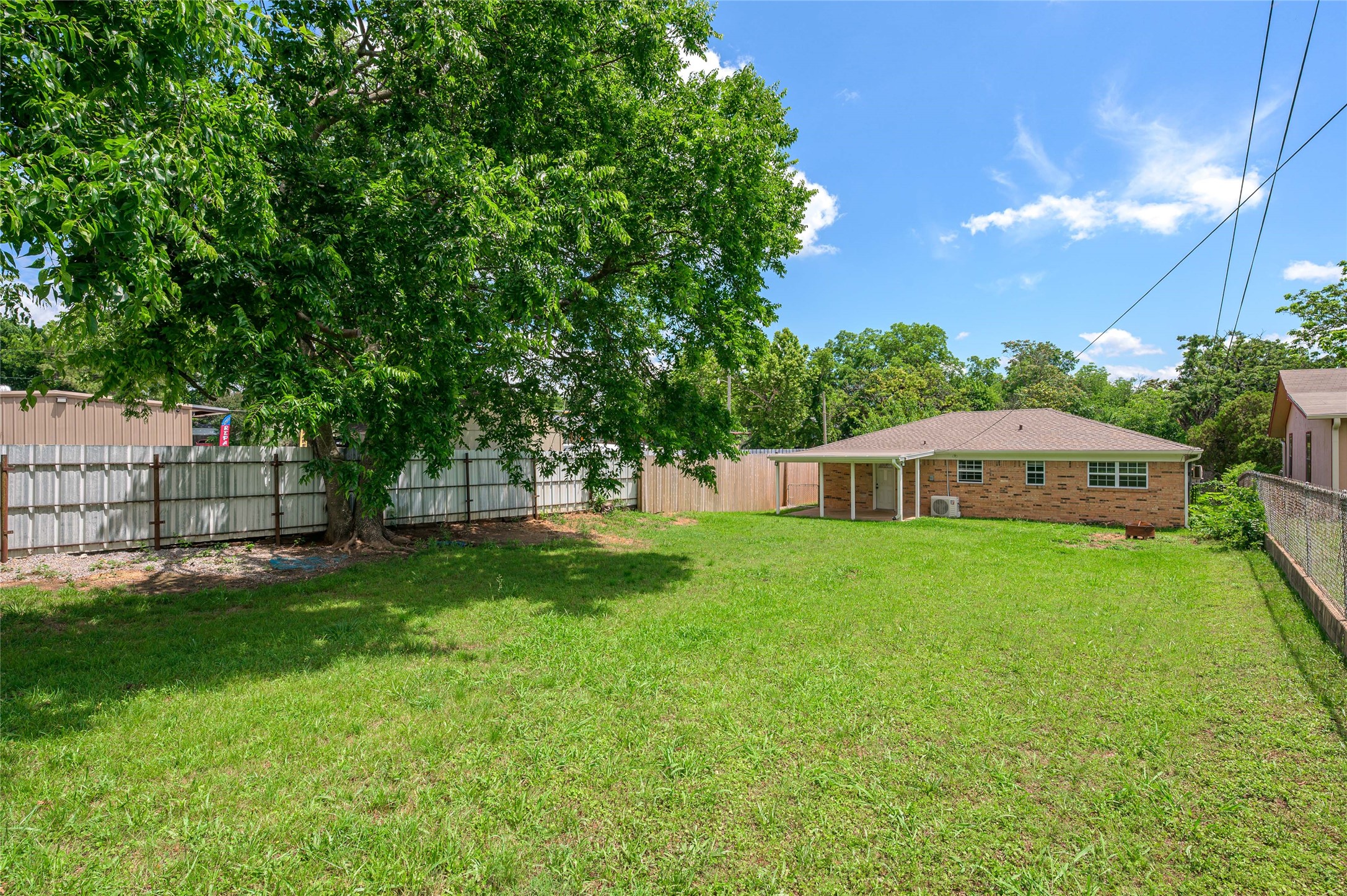 815 W Hull Street Denison TX 75020