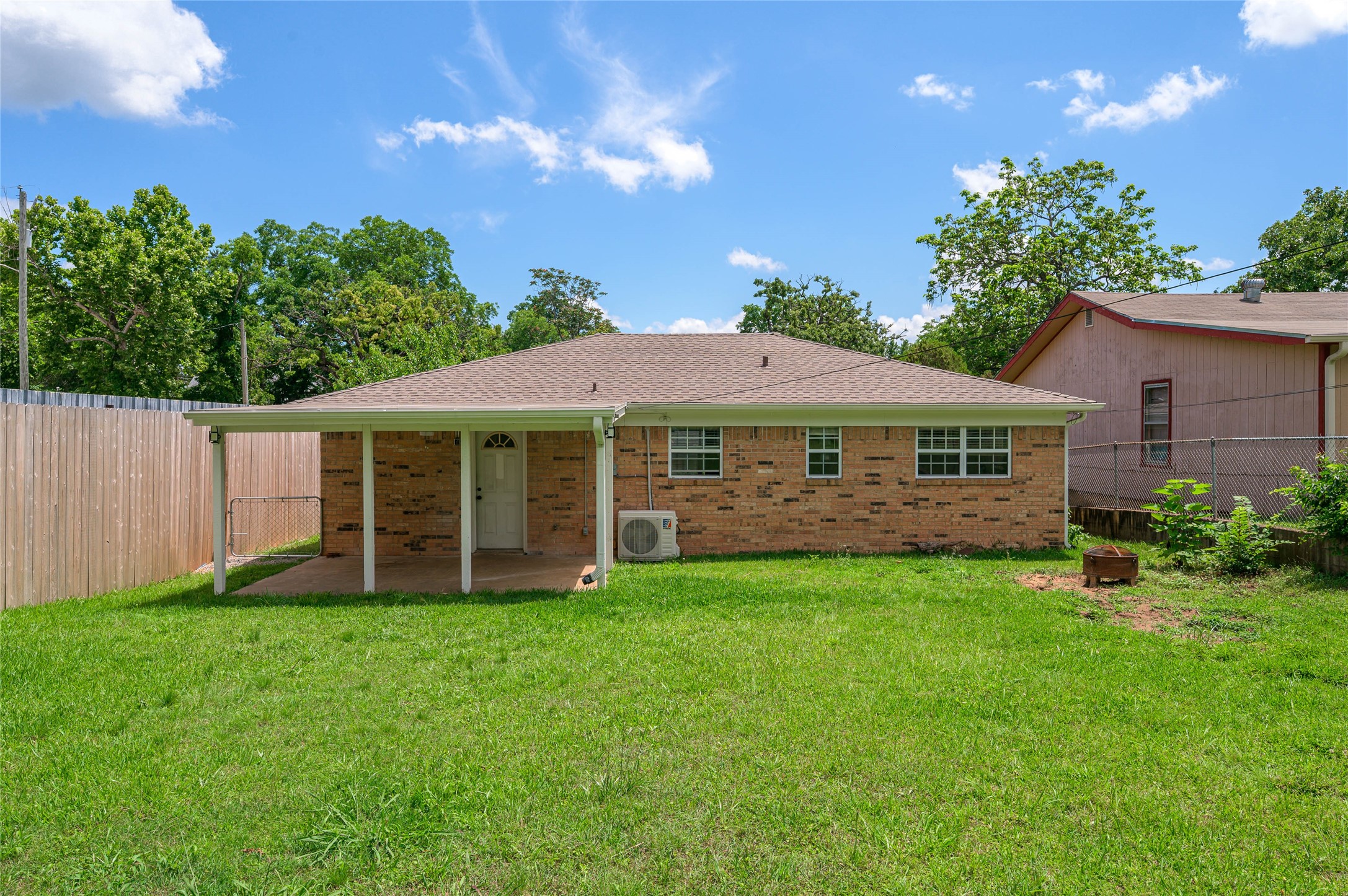815 W Hull Street Denison TX 75020