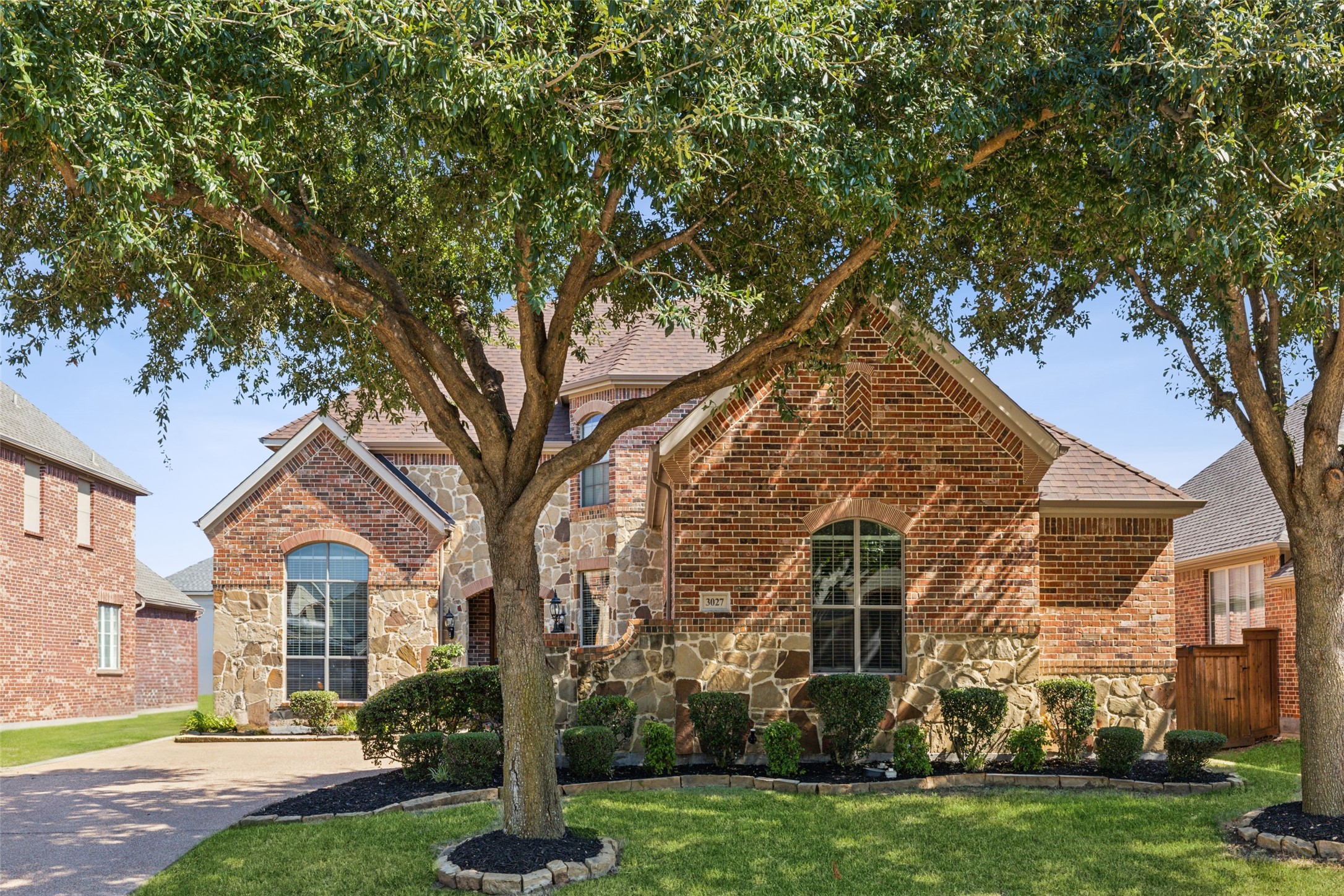 3027 Rosina Grand Prairie TX 75054