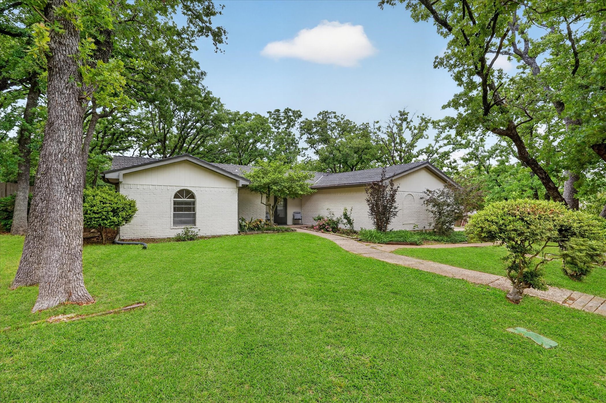 5714 Cherrywood Lane Arlington TX 76016