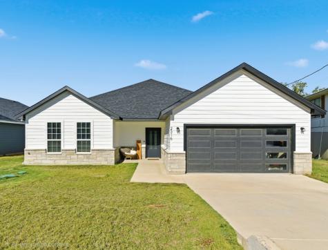 2316 Neches Street Granbury TX 76048