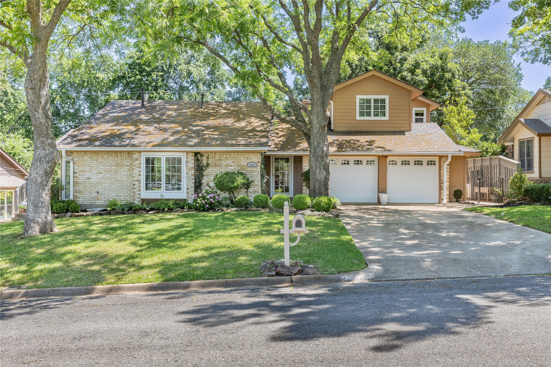 Sherman TX, 1814 Oak Creek Drive
