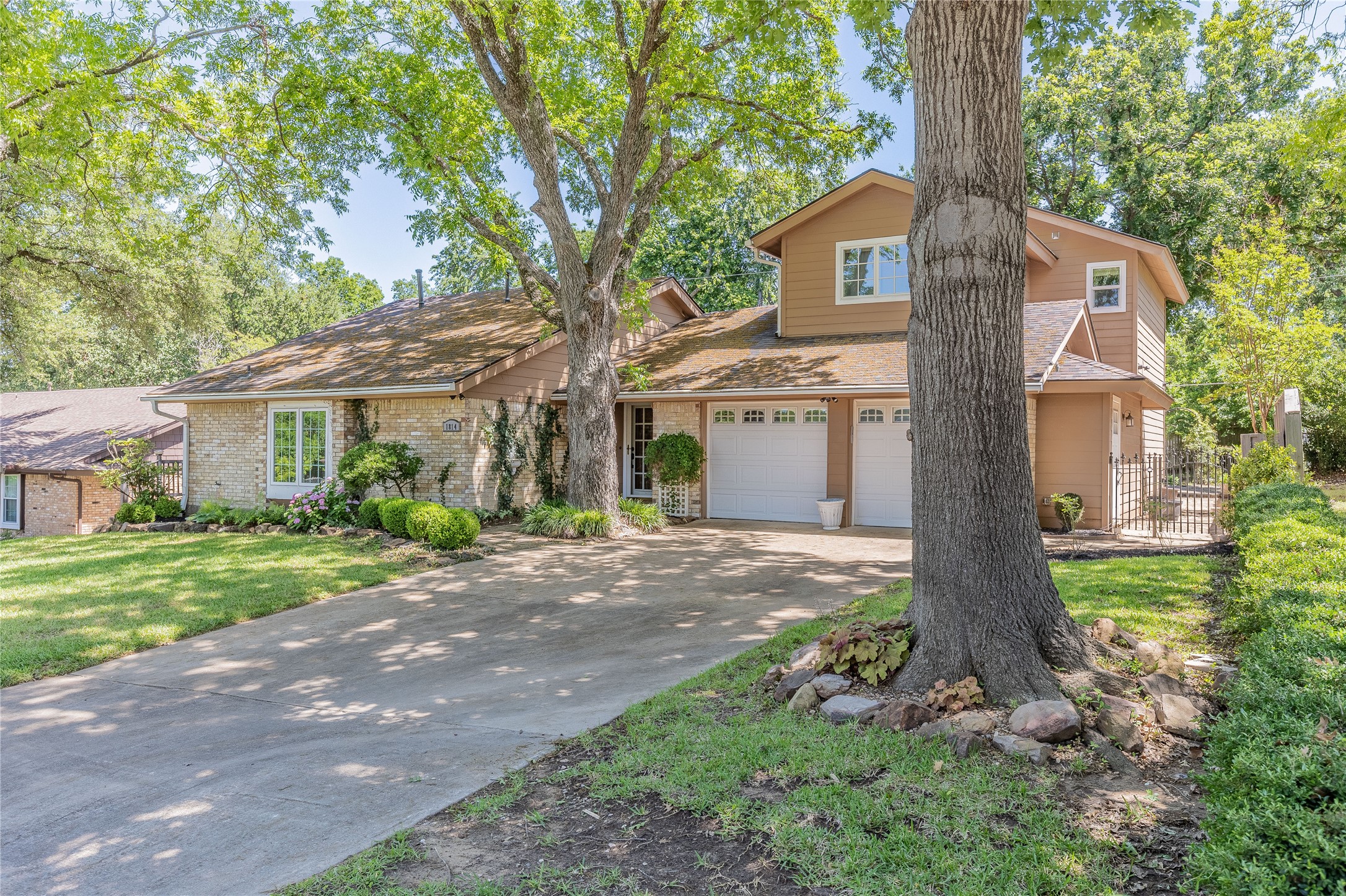 1814 Oak Creek Drive Sherman TX 75092